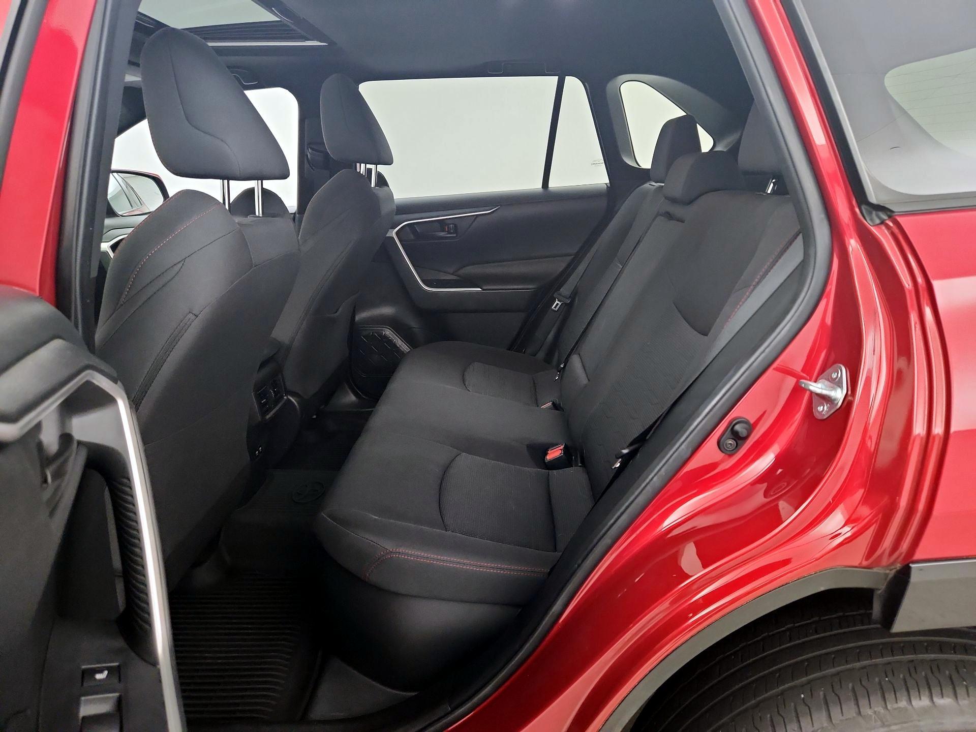 Thumbnail: 2021 Toyota RAV4 - 20