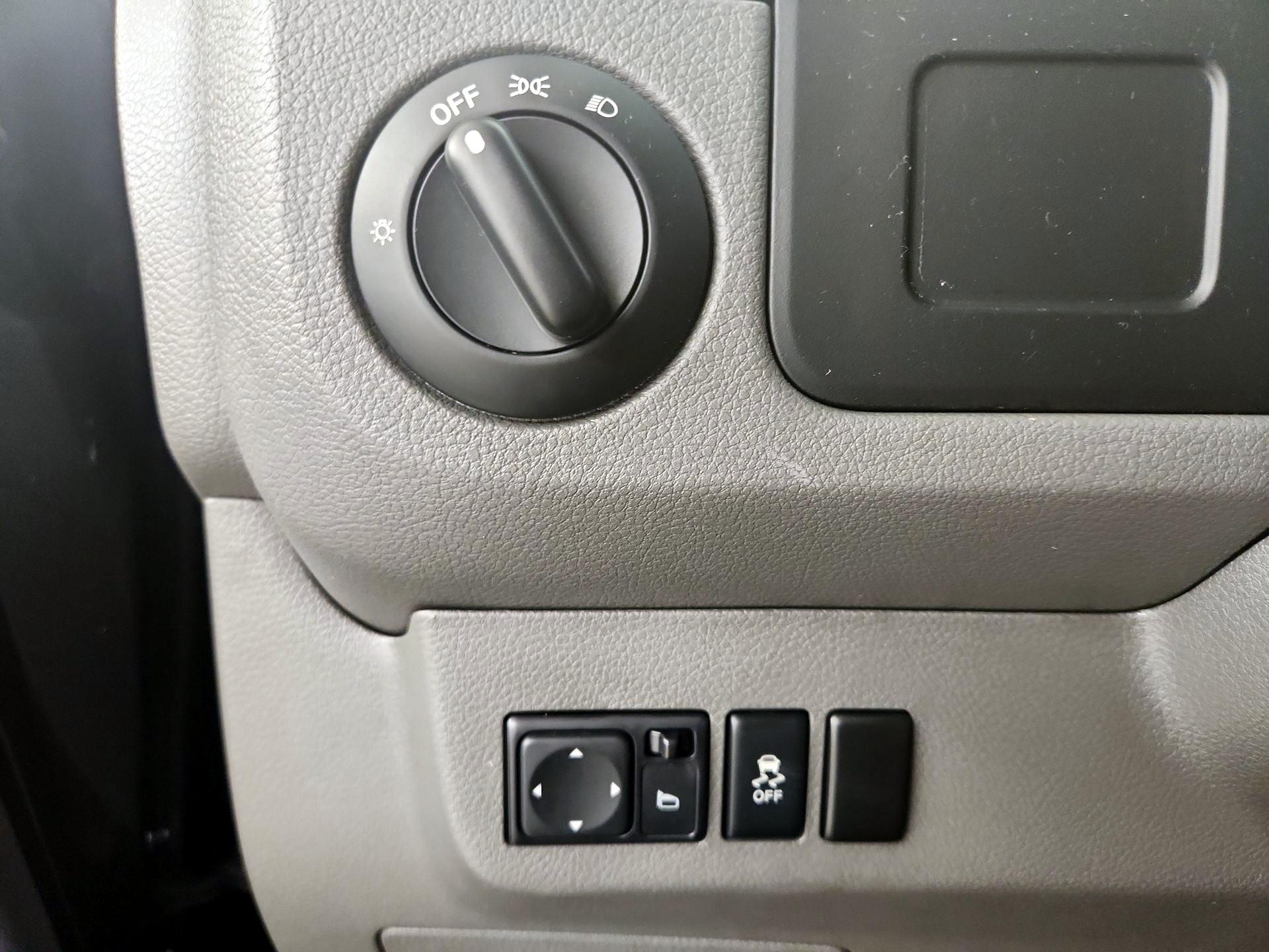 Thumbnail: 2016 Nissan NV - 13