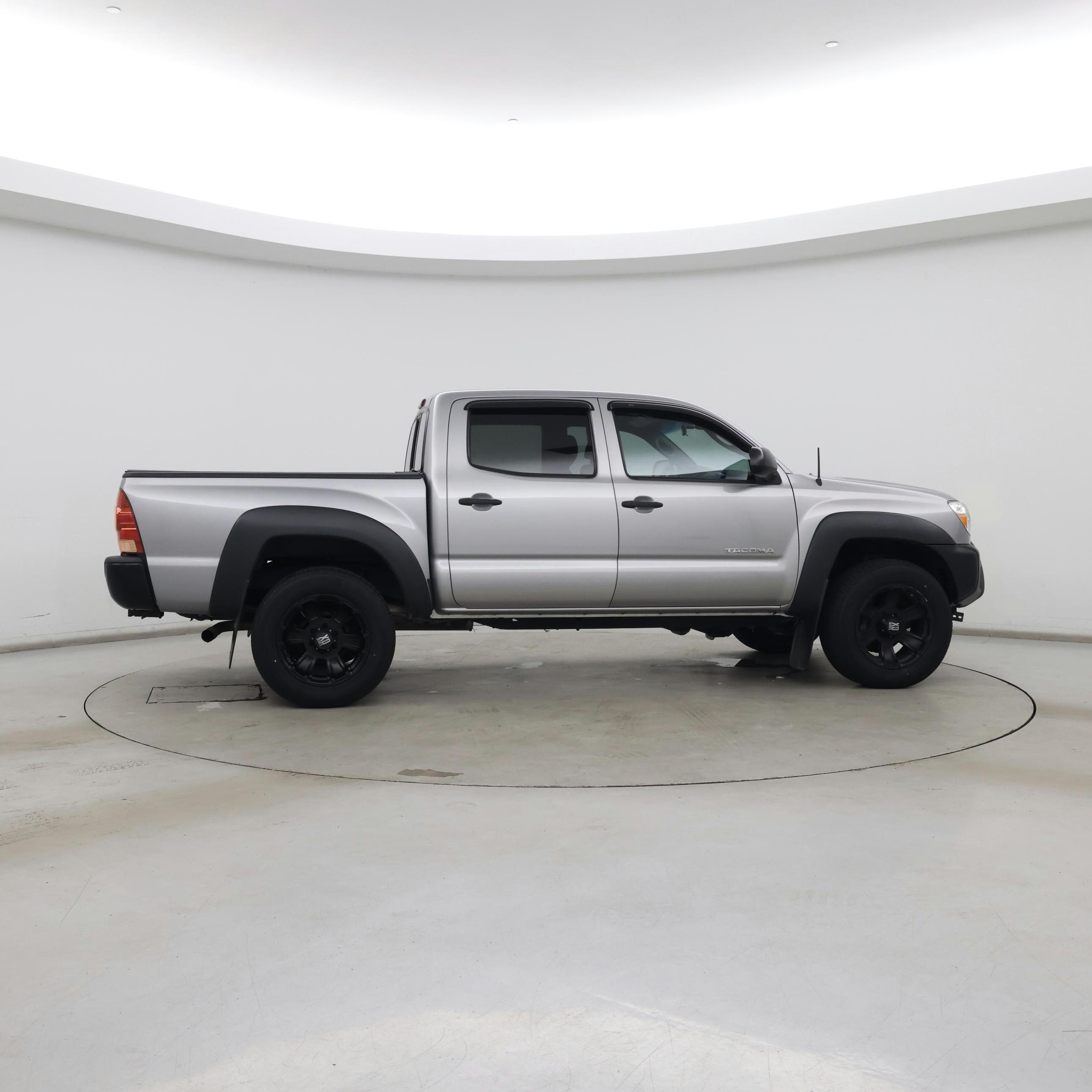 Thumbnail: 2015 Toyota Tacoma - 7