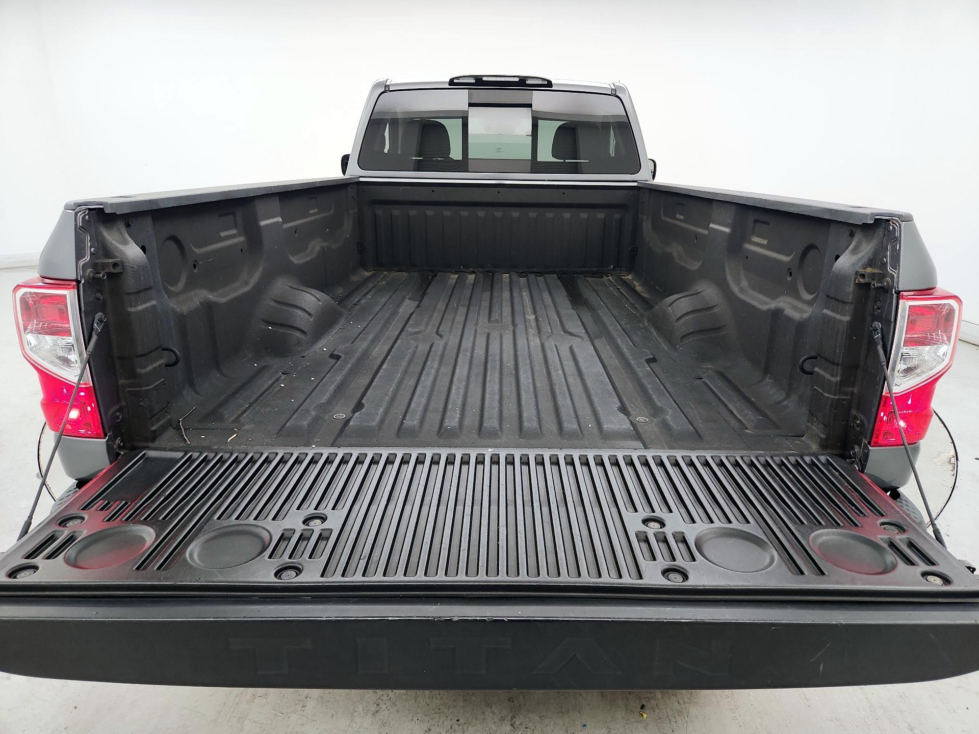 Thumbnail: 2017 Nissan Titan - 18