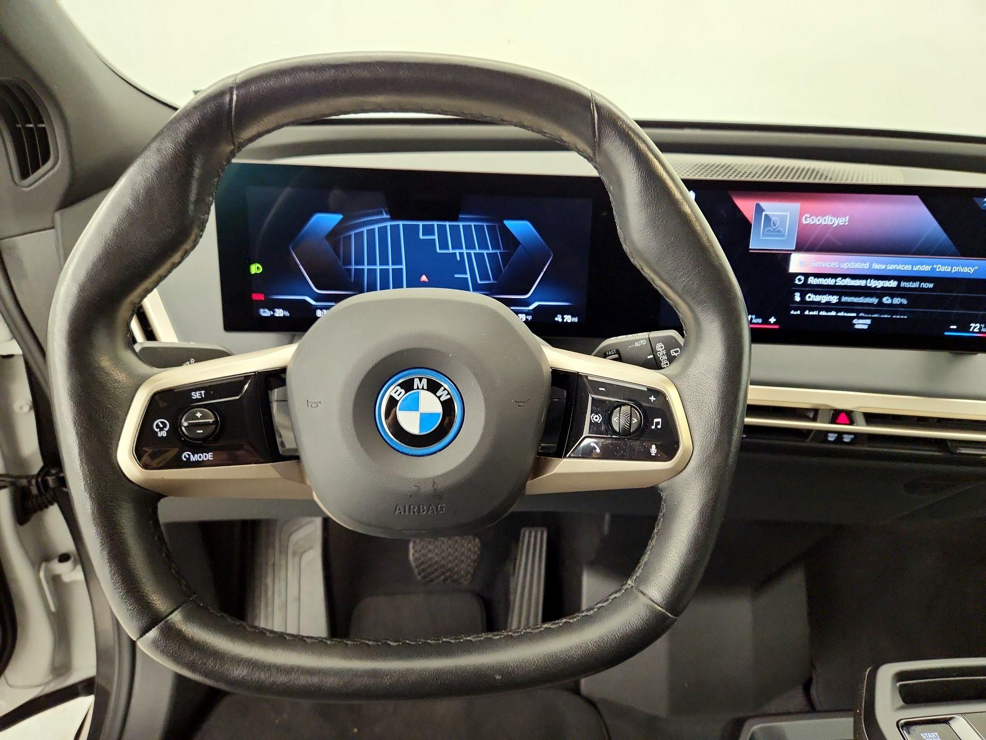 Thumbnail: 2022 BMW iX - 10