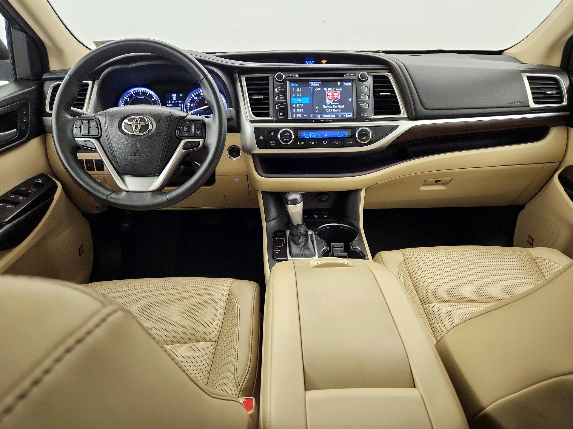 Thumbnail: 2016 Toyota Highlander - 9
