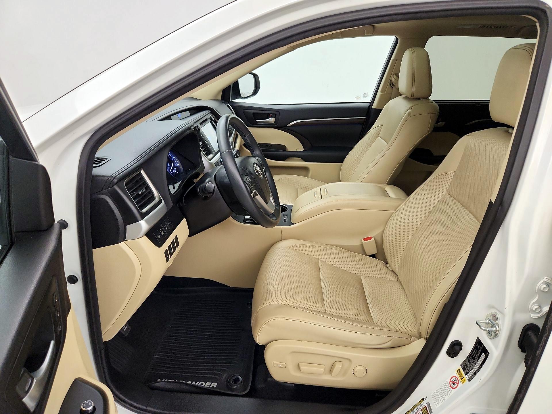 Thumbnail: 2016 Toyota Highlander - 11