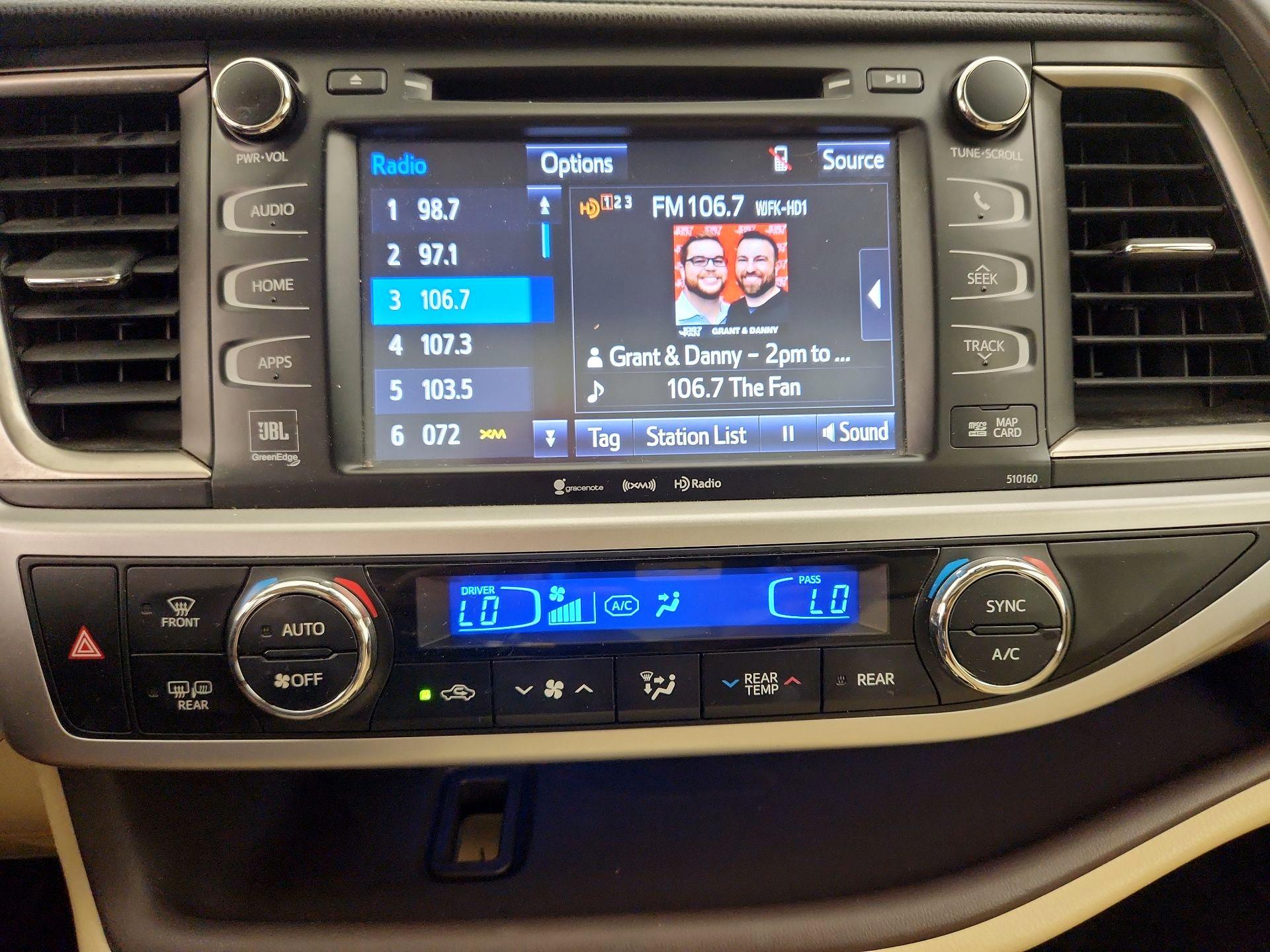 Thumbnail: 2016 Toyota Highlander - 15