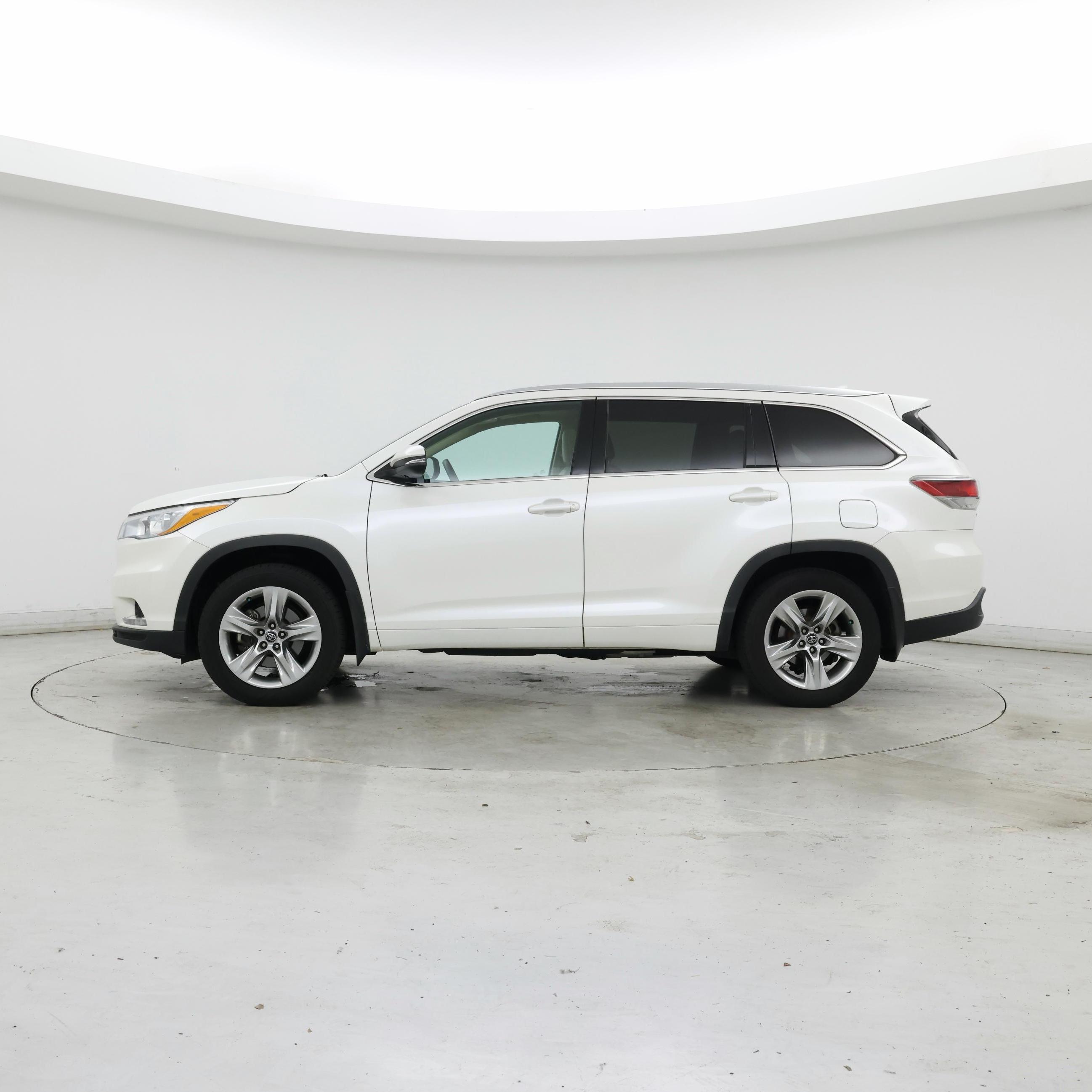 Thumbnail: 2016 Toyota Highlander - 3