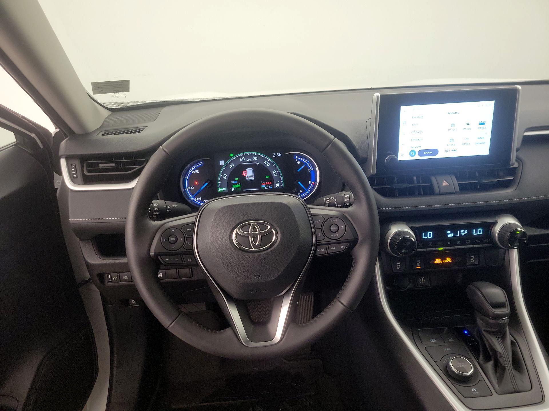 Thumbnail: 2025 Toyota RAV4 - 10