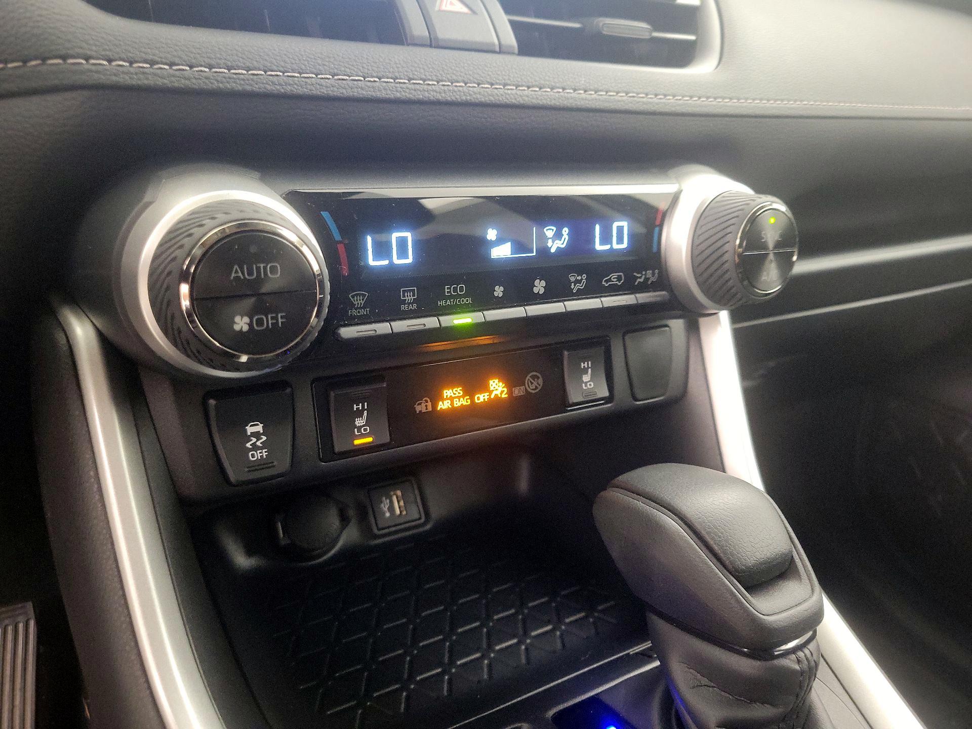 Thumbnail: 2025 Toyota RAV4 - 16