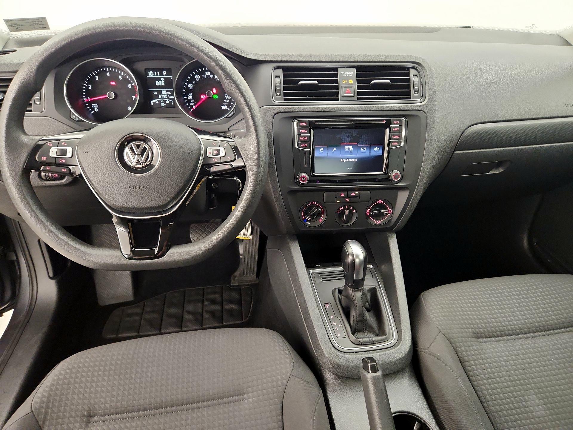 Thumbnail: 2016 Volkswagen Jetta - 9