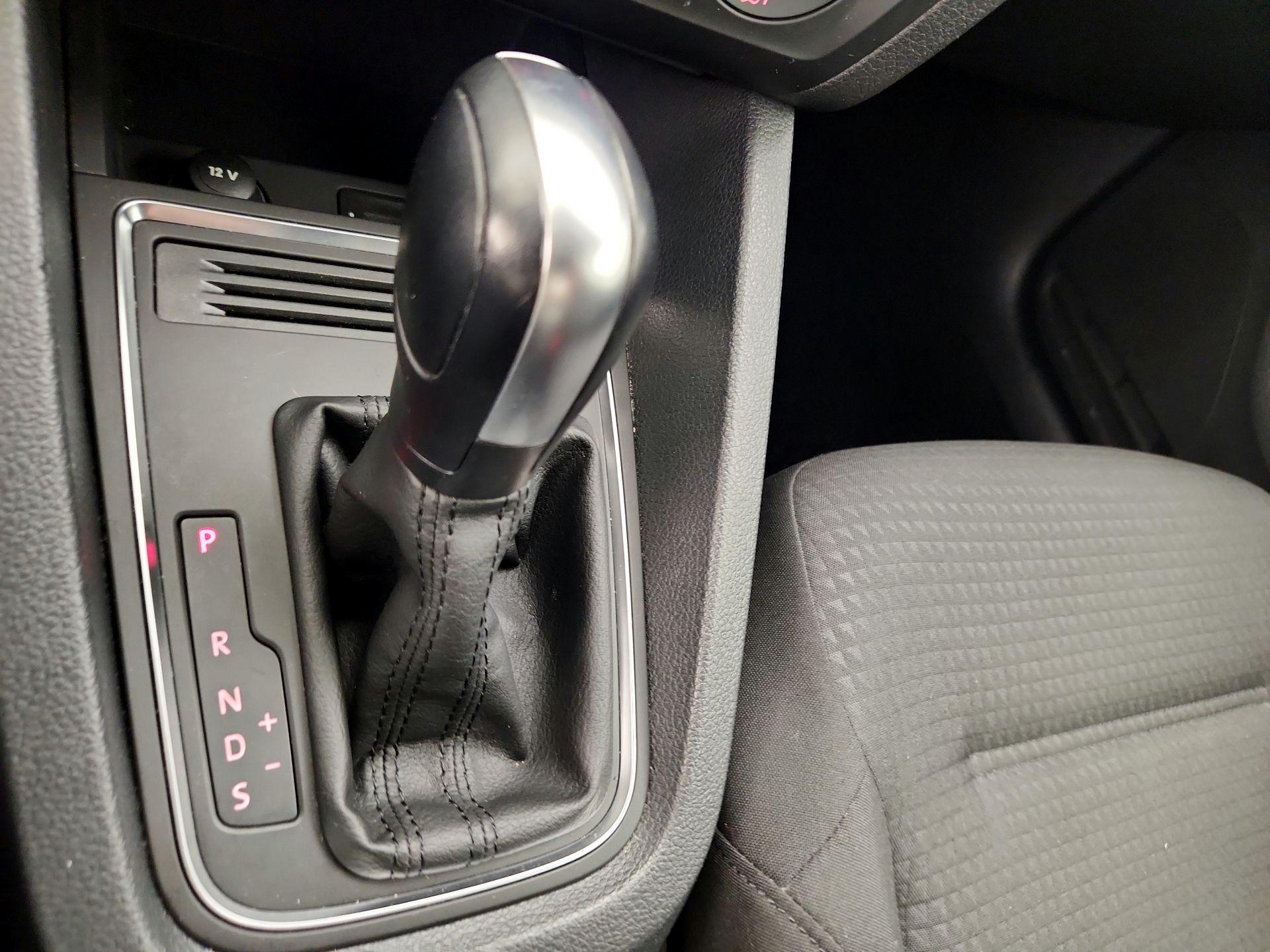Thumbnail: 2016 Volkswagen Jetta - 17