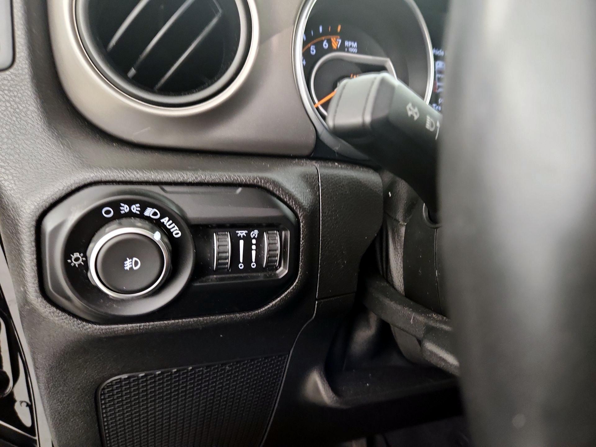 Thumbnail: 2019 Jeep Wrangler - 13