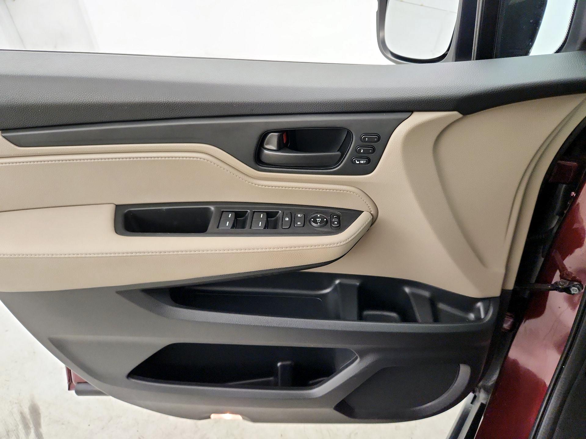 Thumbnail: 2020 Honda Odyssey - 12