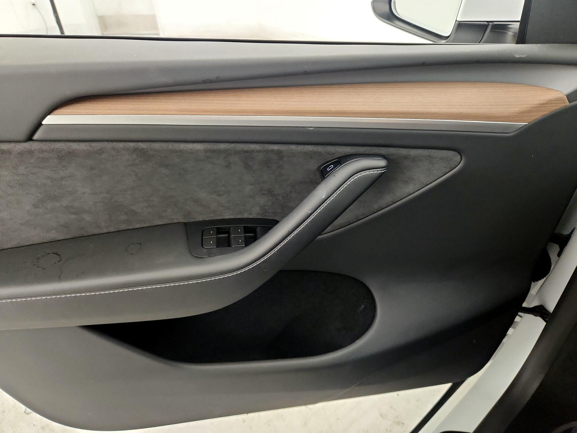 Thumbnail: 2023 Tesla Model Y - 12