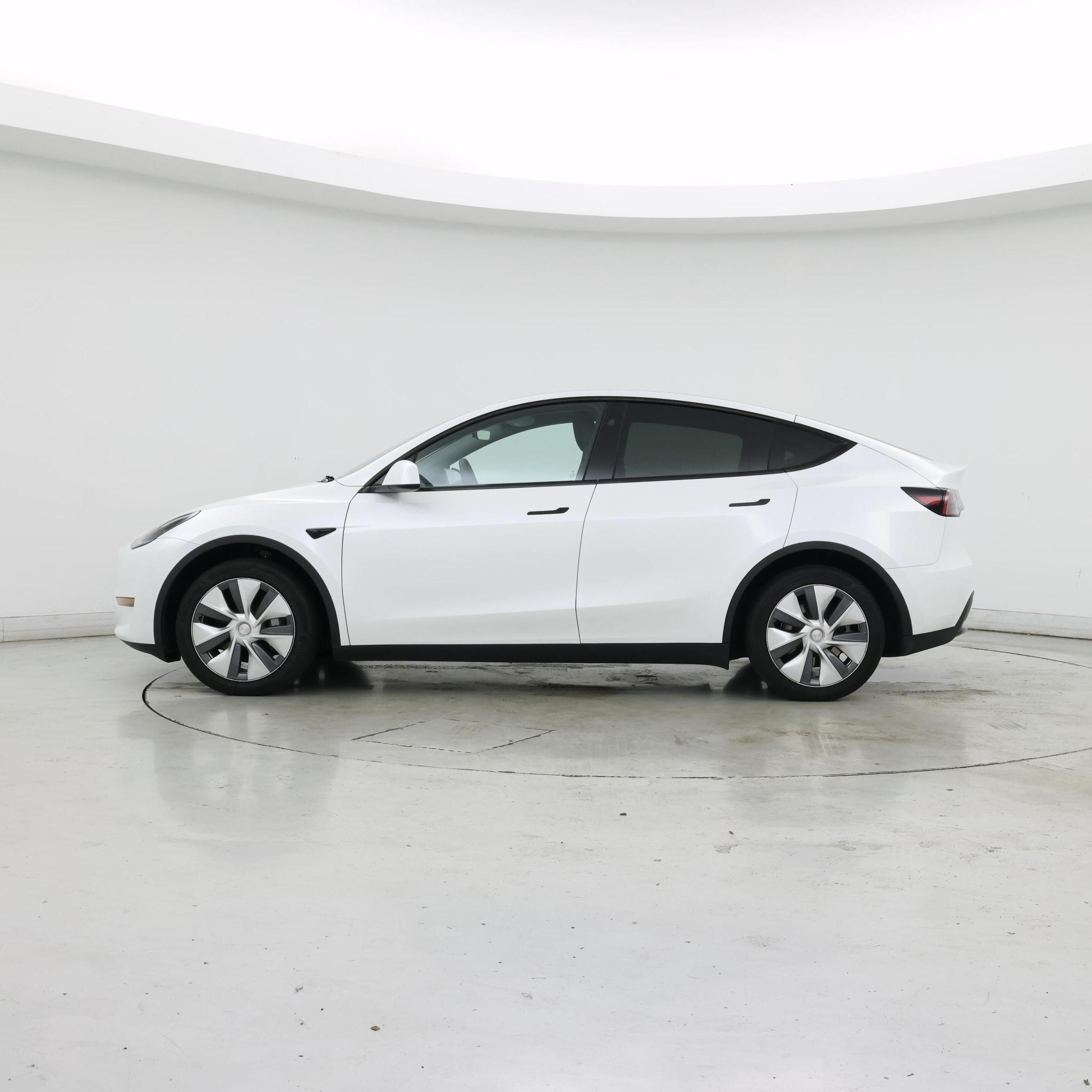 Thumbnail: 2023 Tesla Model Y - 3