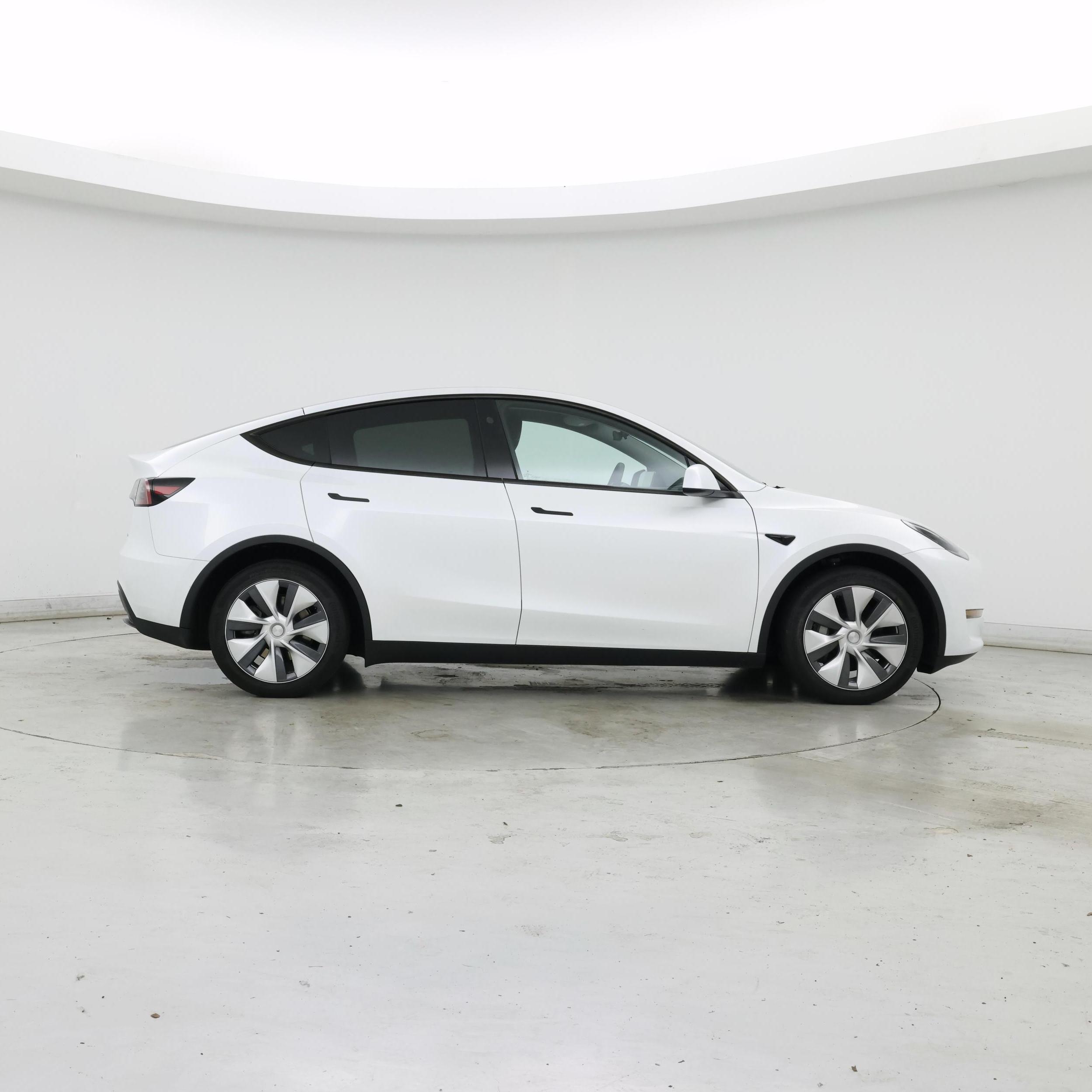 Thumbnail: 2023 Tesla Model Y - 7