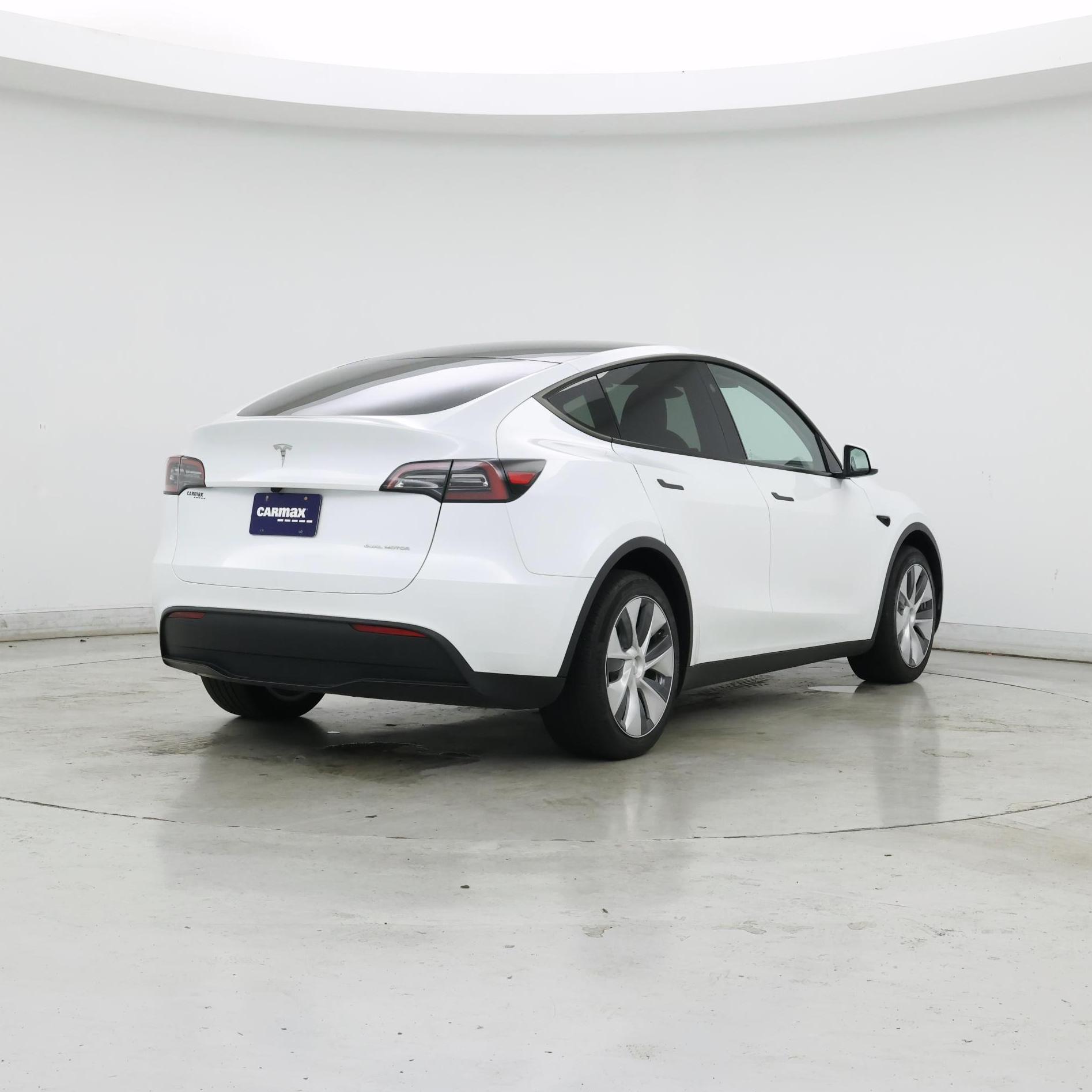 Thumbnail: 2023 Tesla Model Y - 8