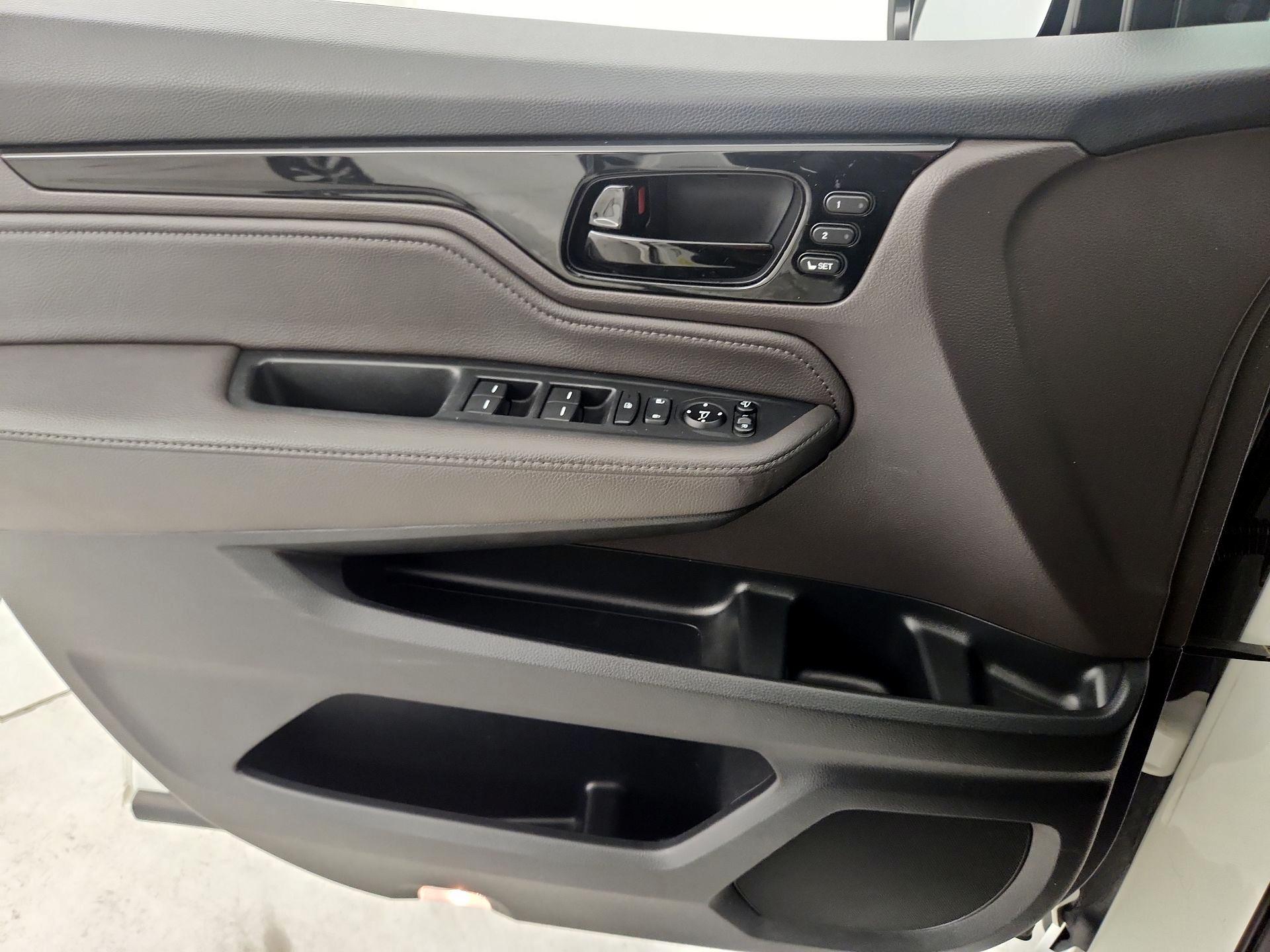 Thumbnail: 2019 Honda Odyssey - 12