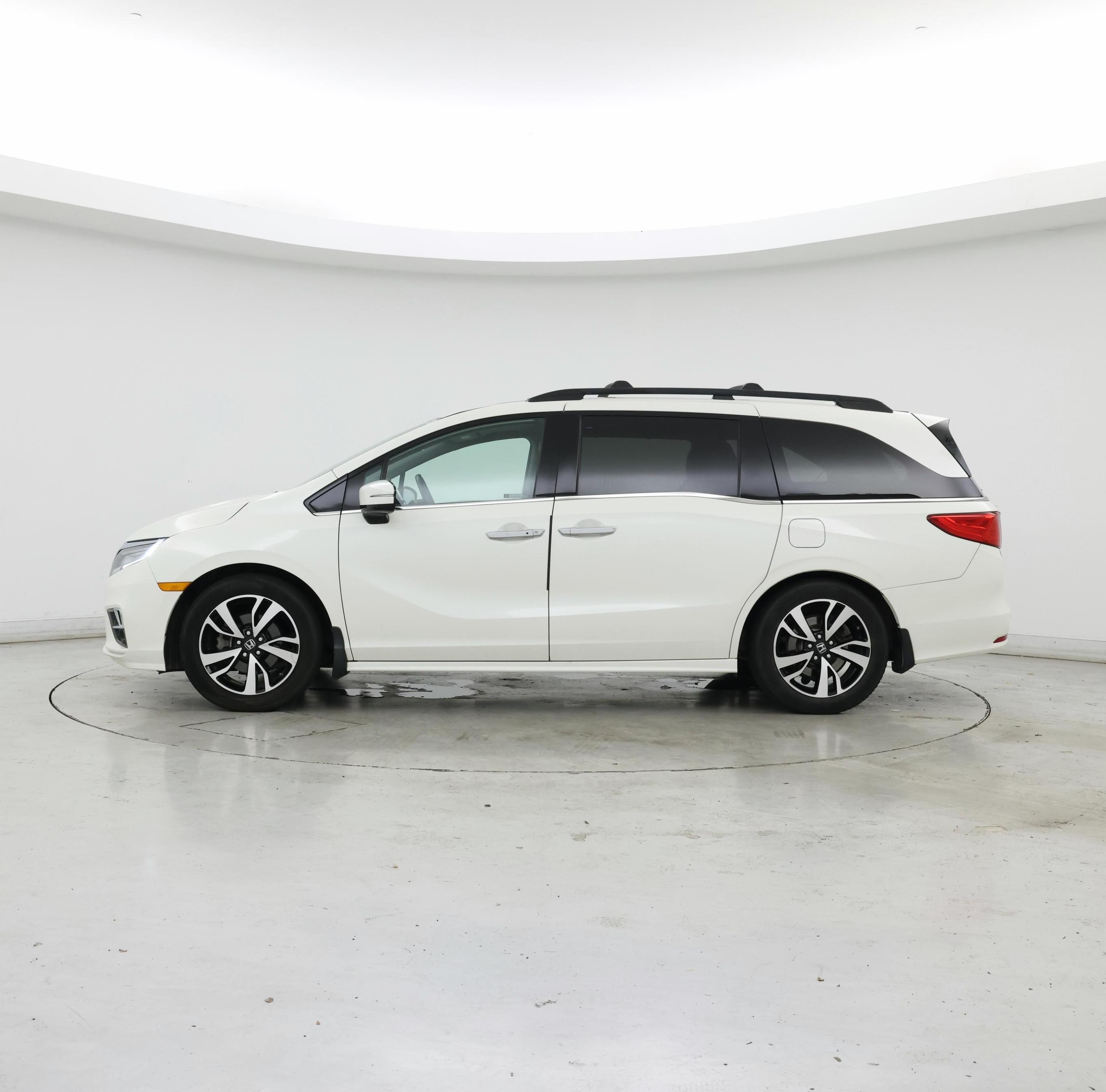 Thumbnail: 2019 Honda Odyssey - 3