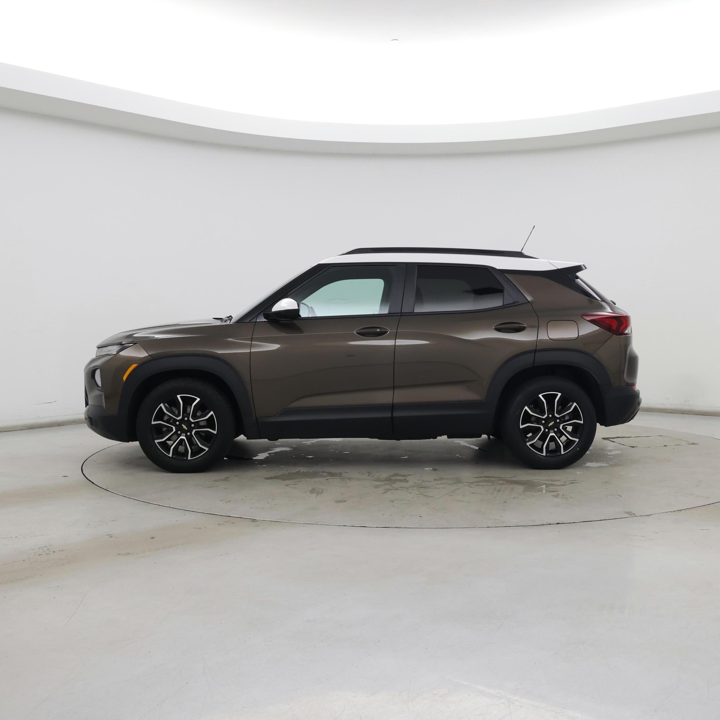 Thumbnail: 2022 Chevrolet TrailBlazer - 3