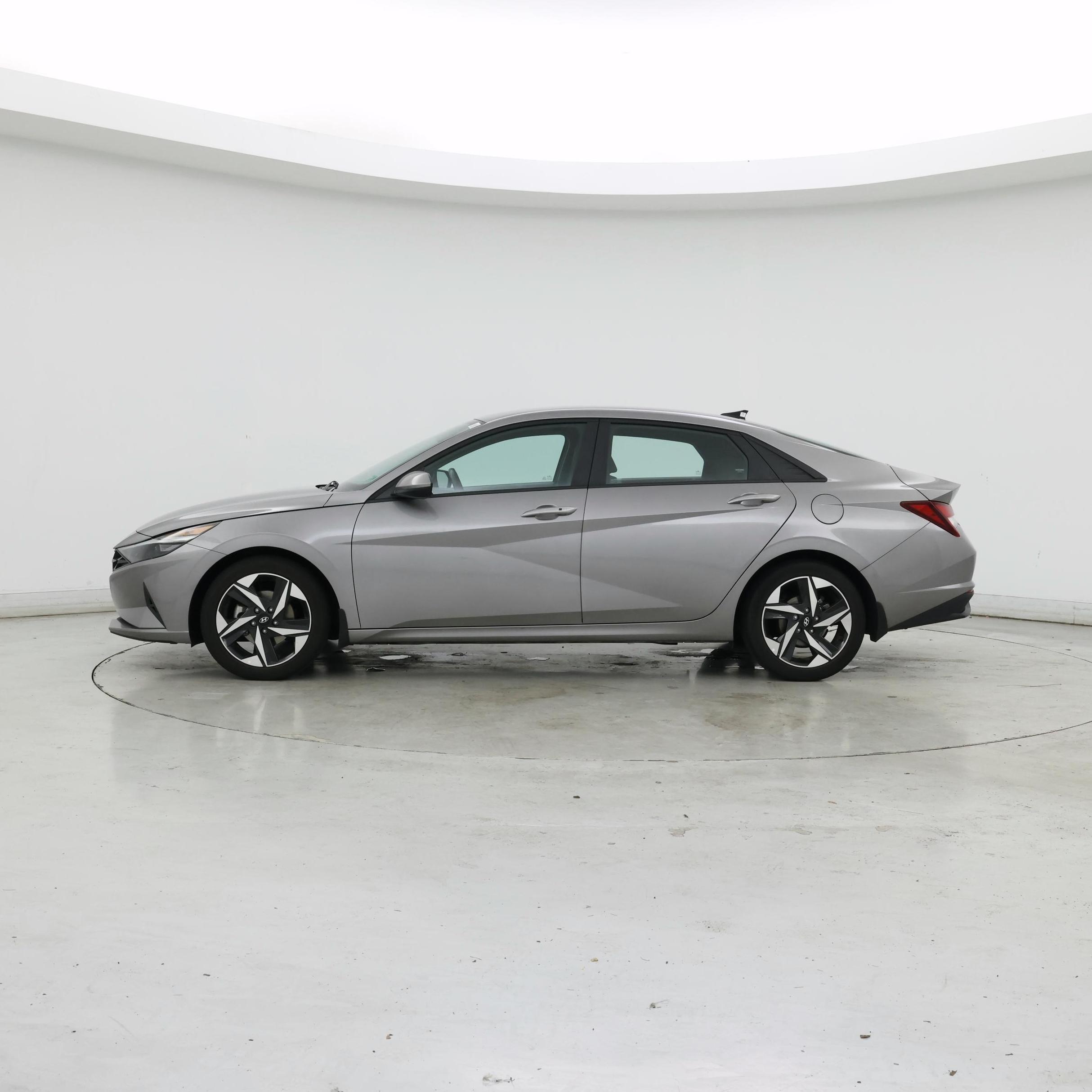 Thumbnail: 2023 Hyundai Elantra - 3