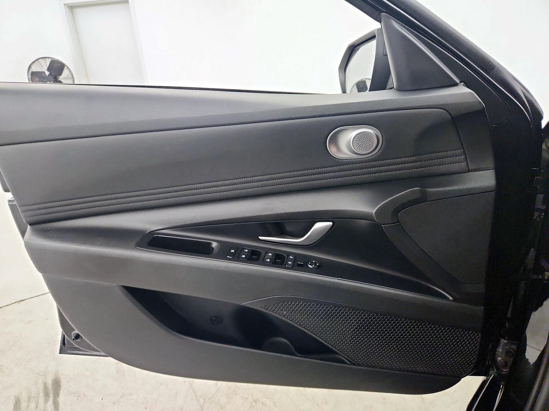 Thumbnail: 2021 Hyundai Elantra - 12