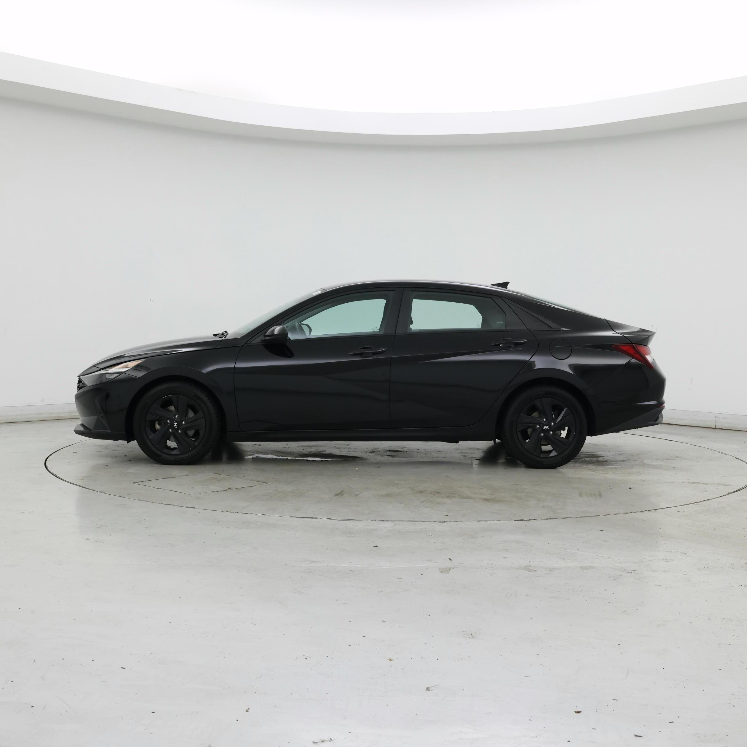 Thumbnail: 2021 Hyundai Elantra - 3