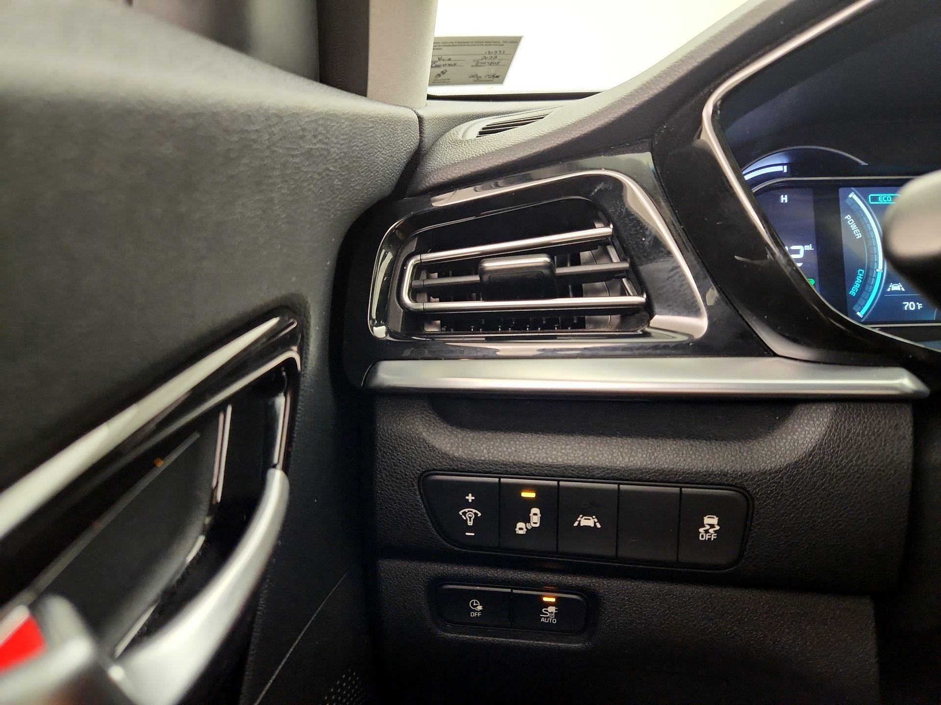 Thumbnail: 2022 Kia Niro - 13