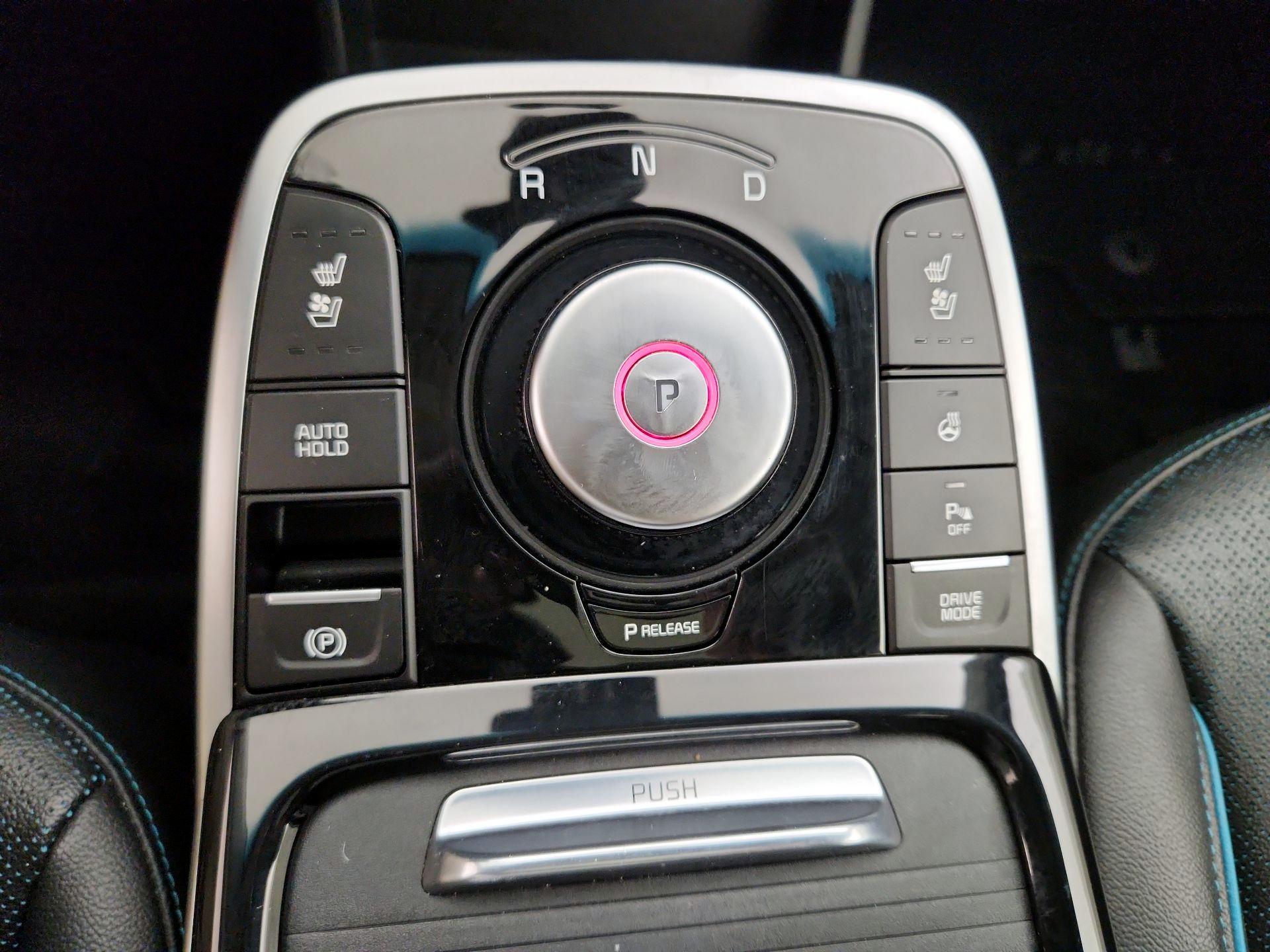 Thumbnail: 2022 Kia Niro - 18