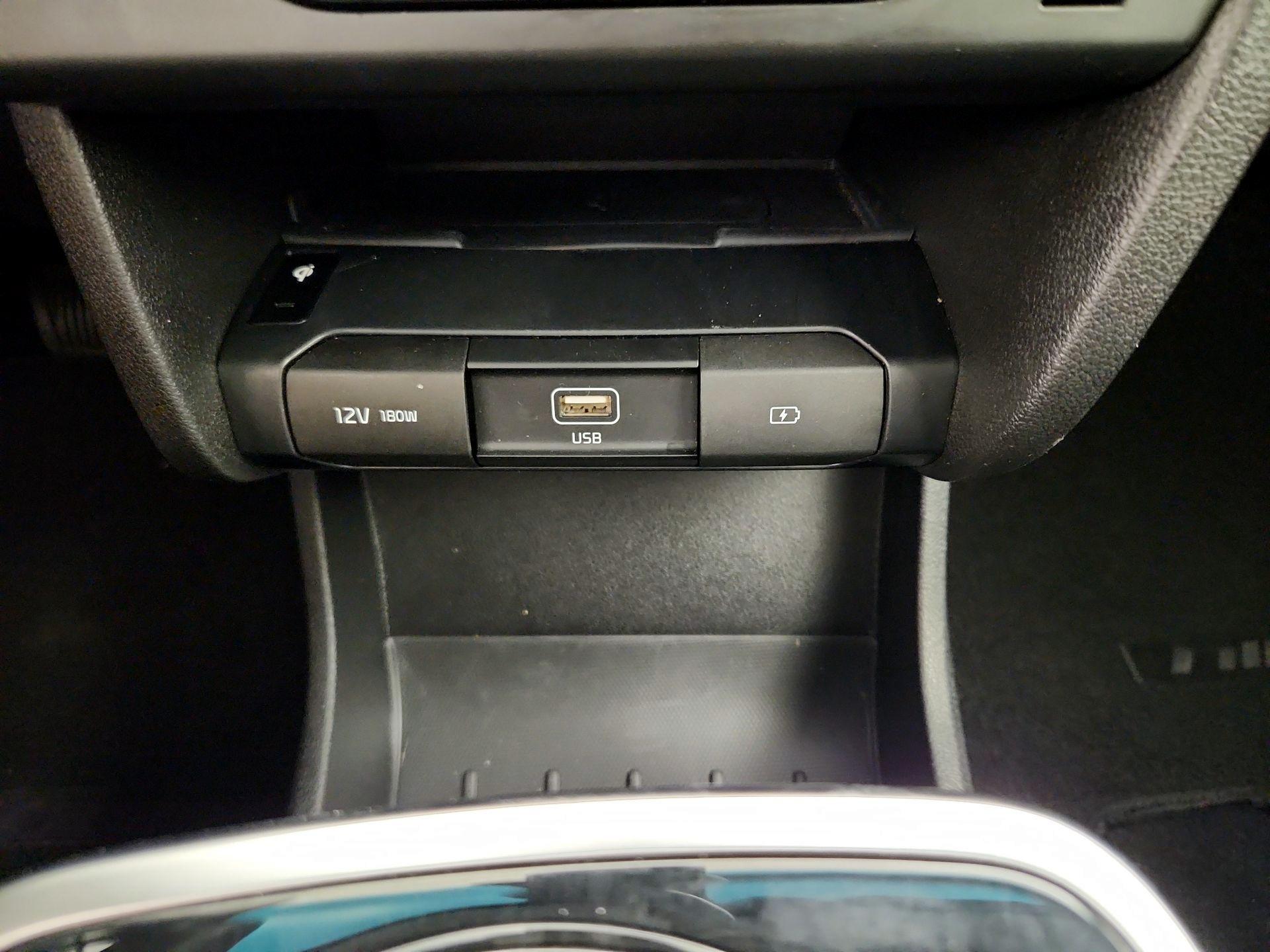 Thumbnail: 2022 Kia Niro - 19