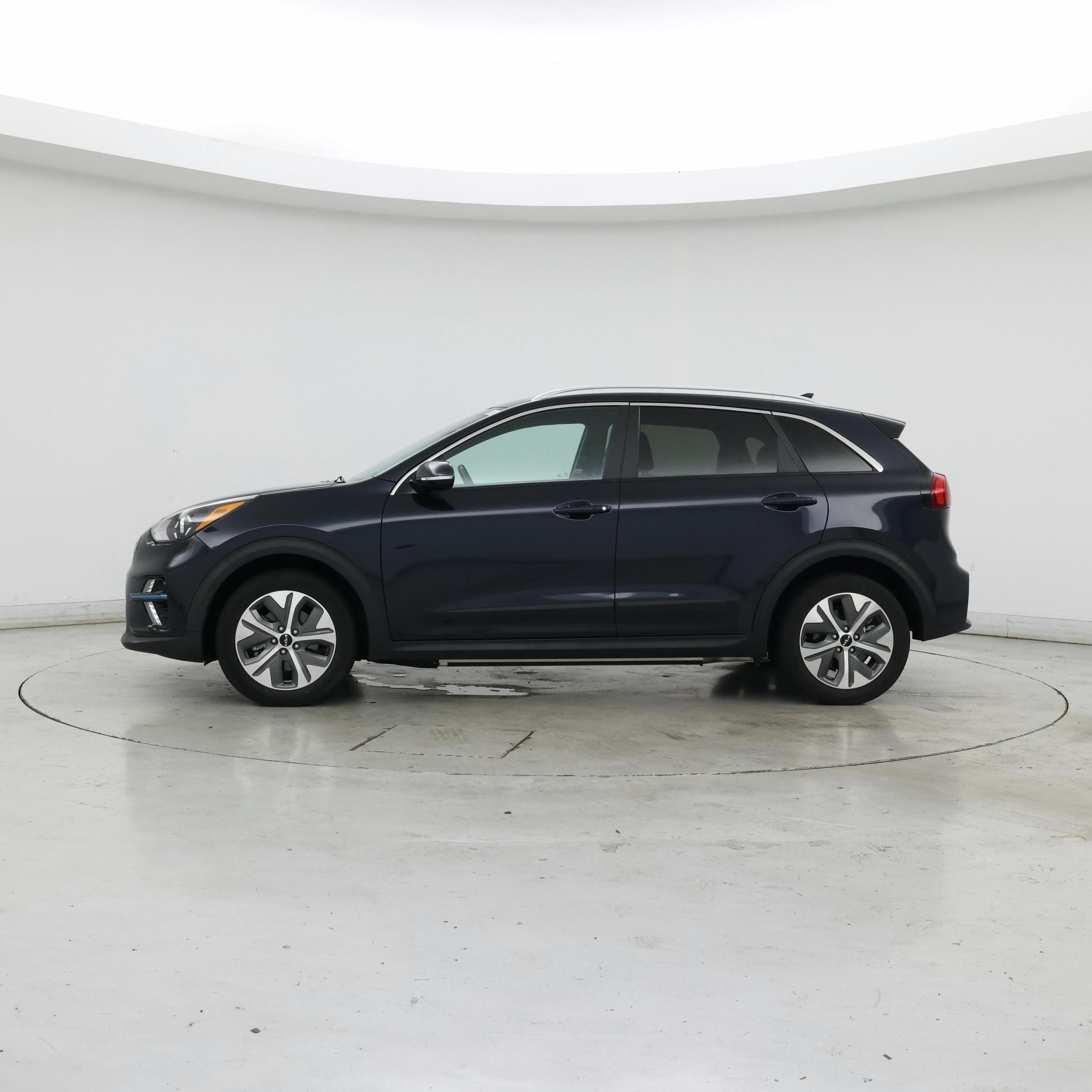 Thumbnail: 2022 Kia Niro - 3