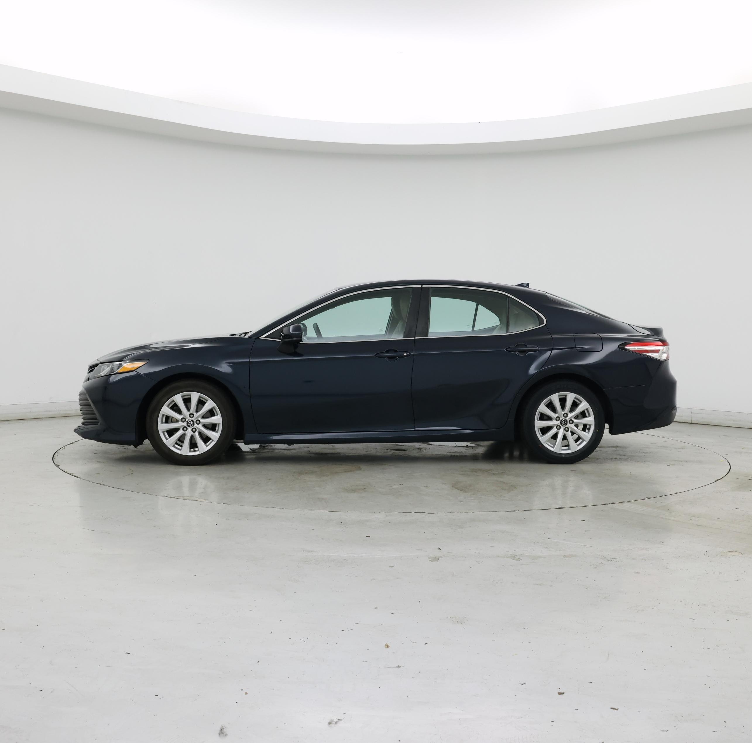 Thumbnail: 2019 Toyota Camry - 3