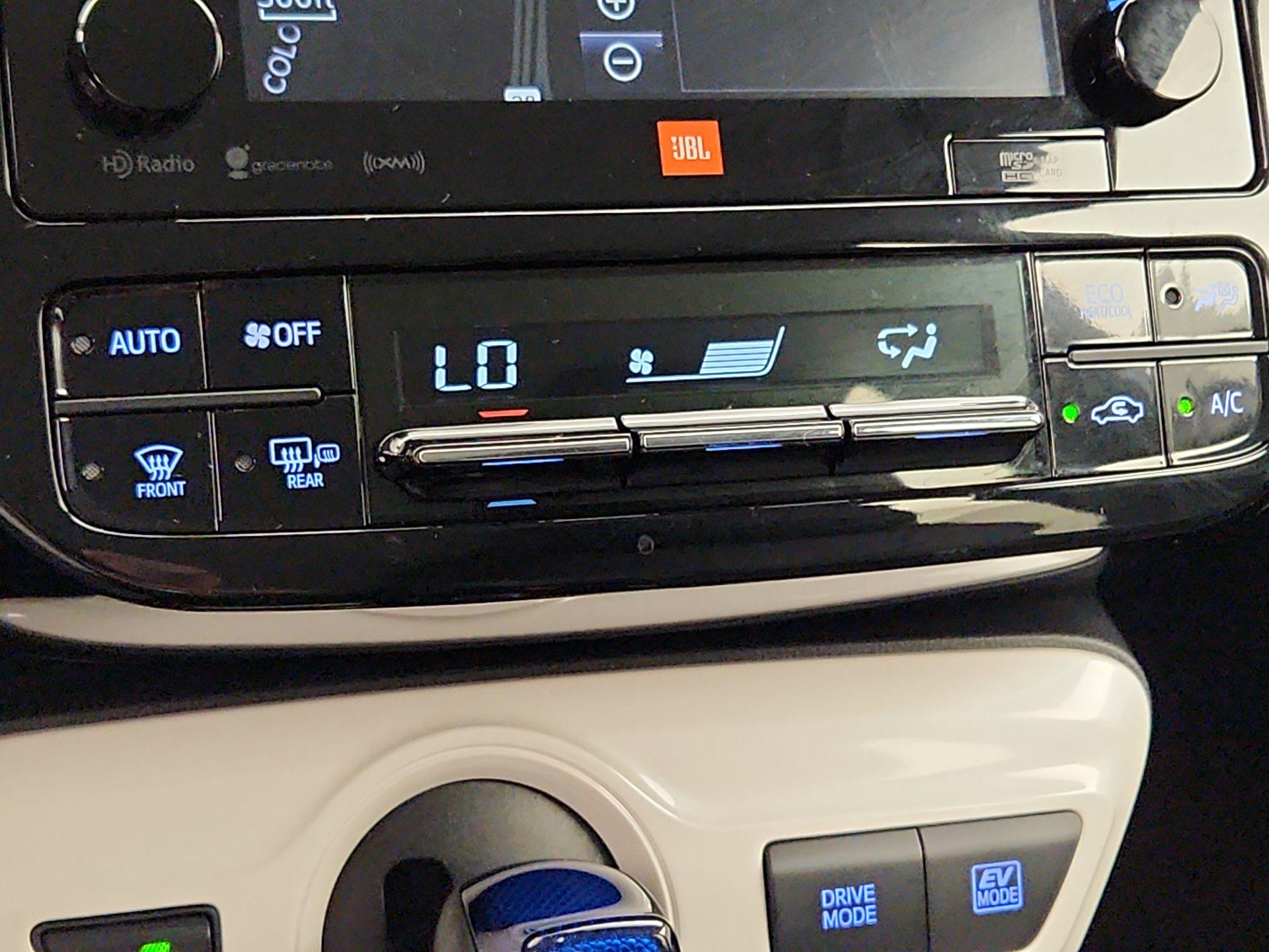 Thumbnail: 2017 Toyota Prius - 17