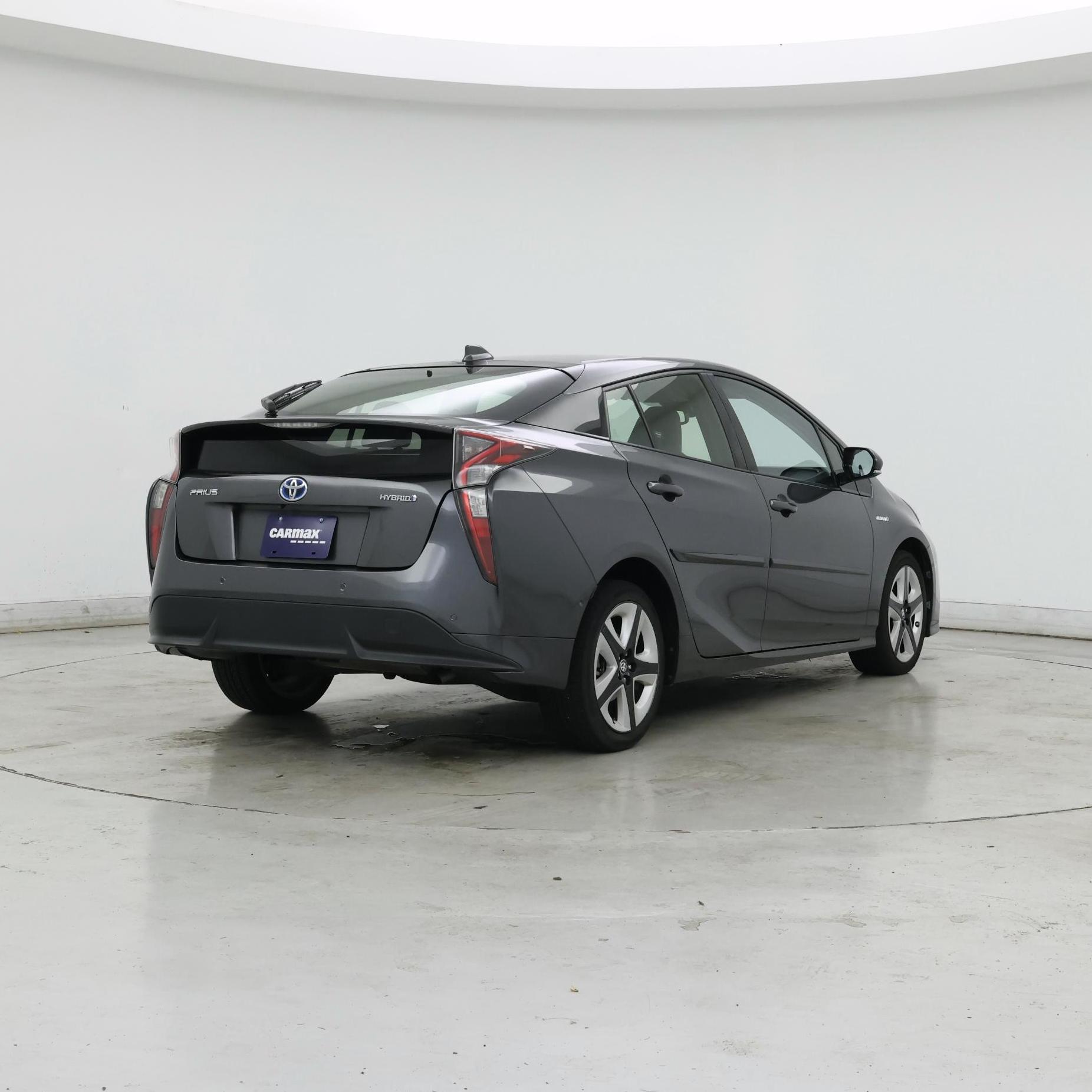 Thumbnail: 2017 Toyota Prius - 8