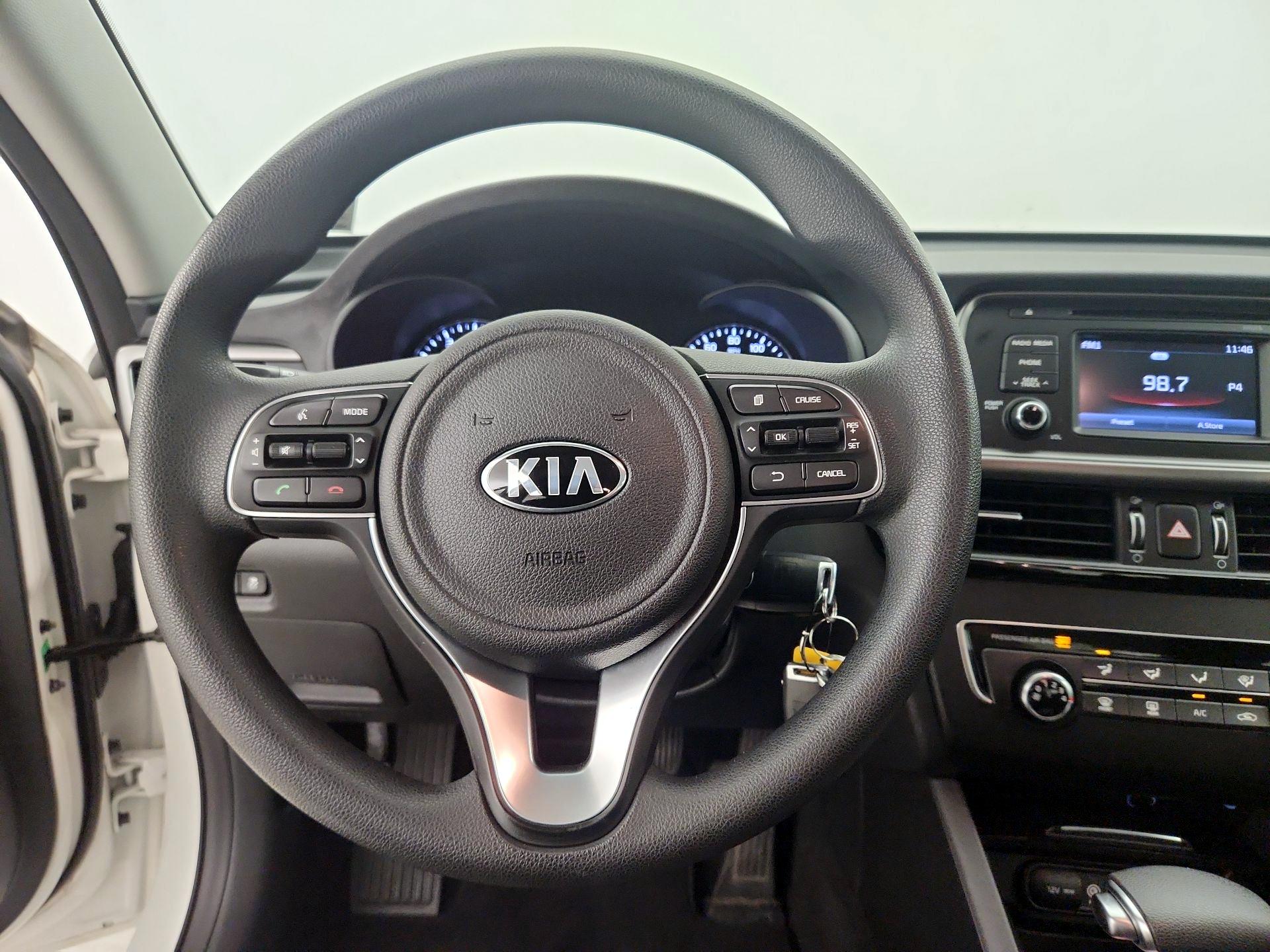 Thumbnail: 2016 Kia Optima - 10
