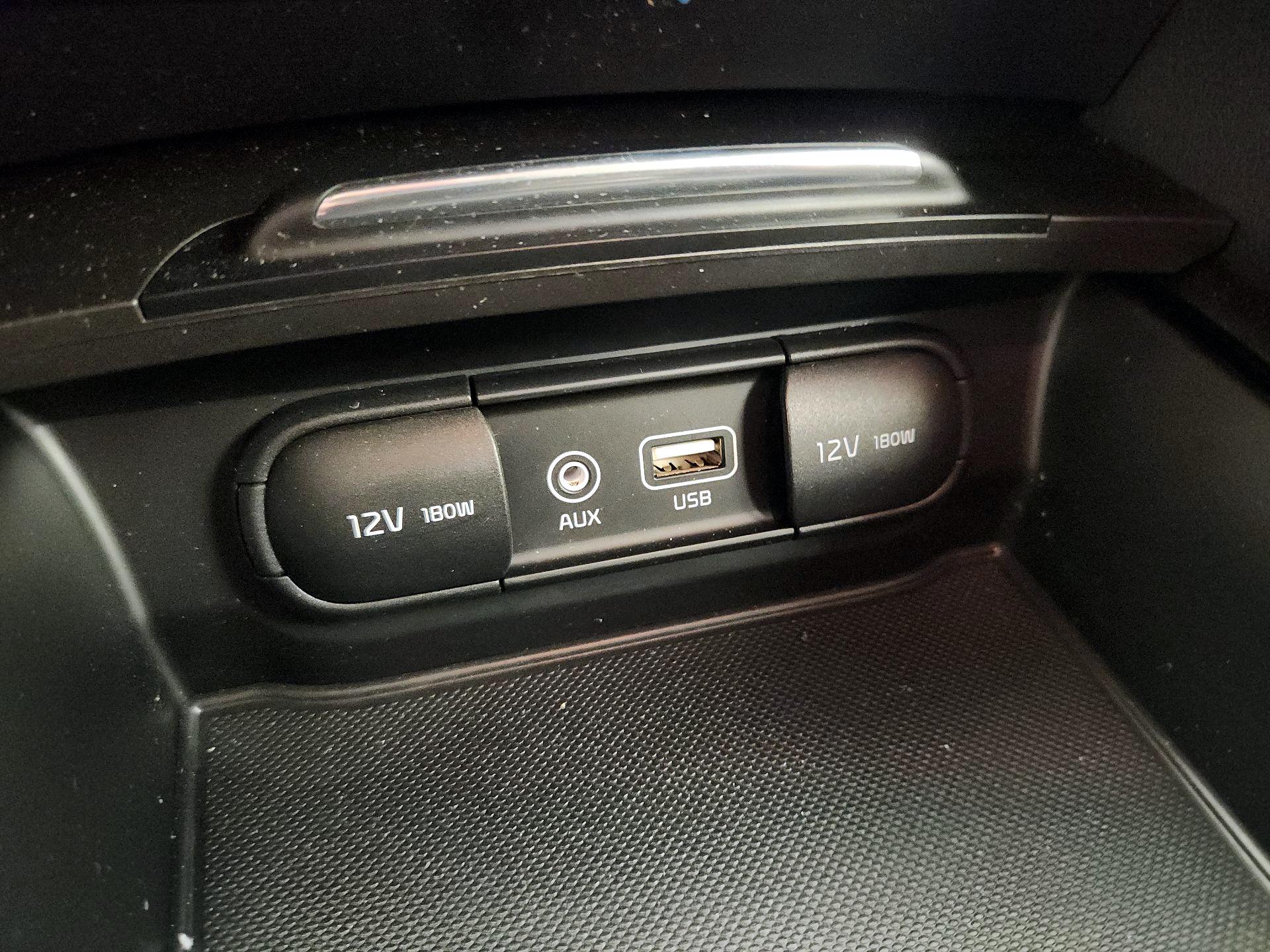 Thumbnail: 2016 Kia Optima - 18