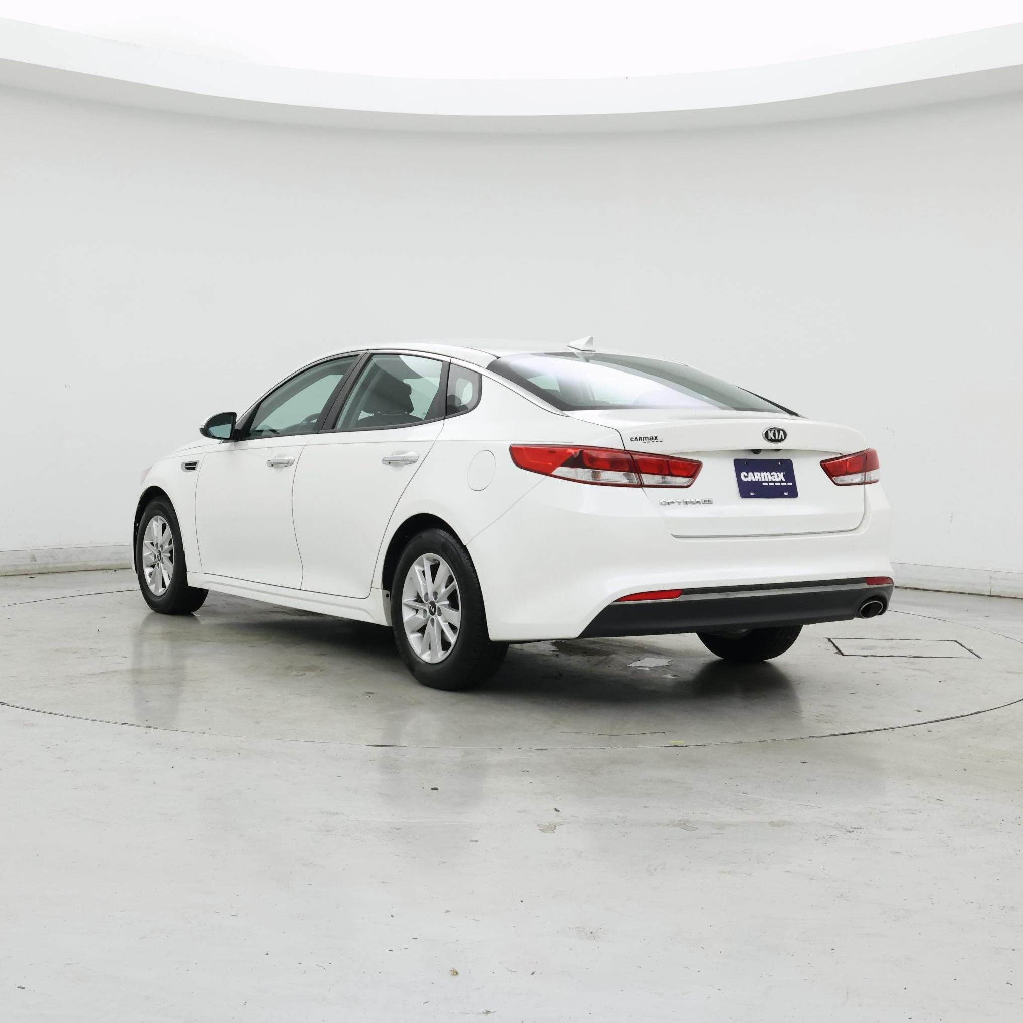 Thumbnail: 2016 Kia Optima - 2