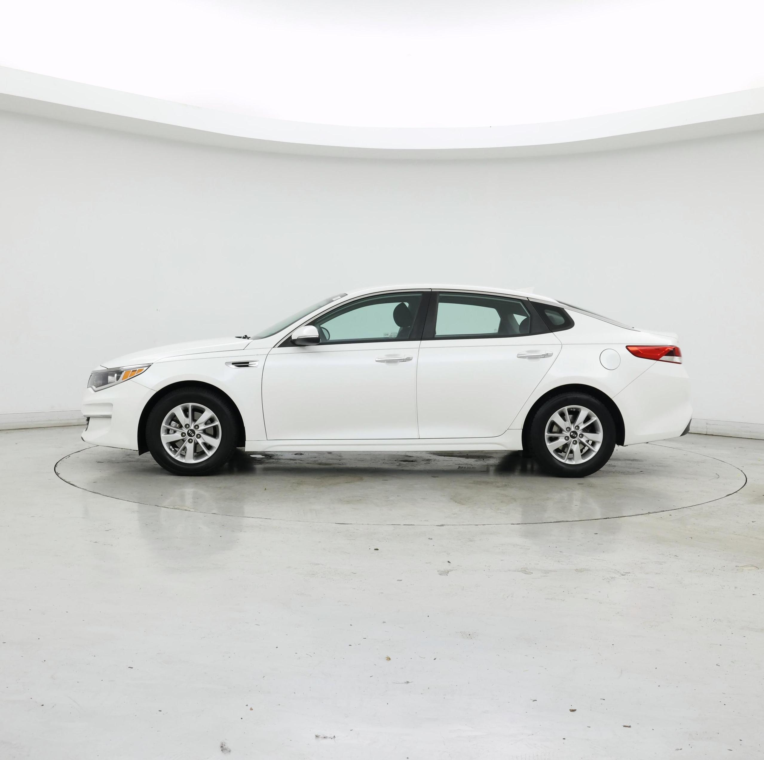 Thumbnail: 2016 Kia Optima - 3