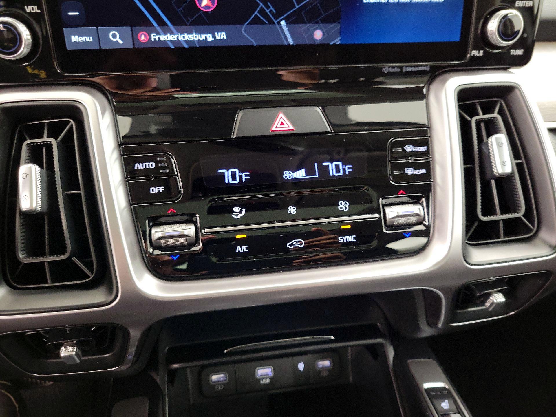 Thumbnail: 2023 Kia Sorento - 17