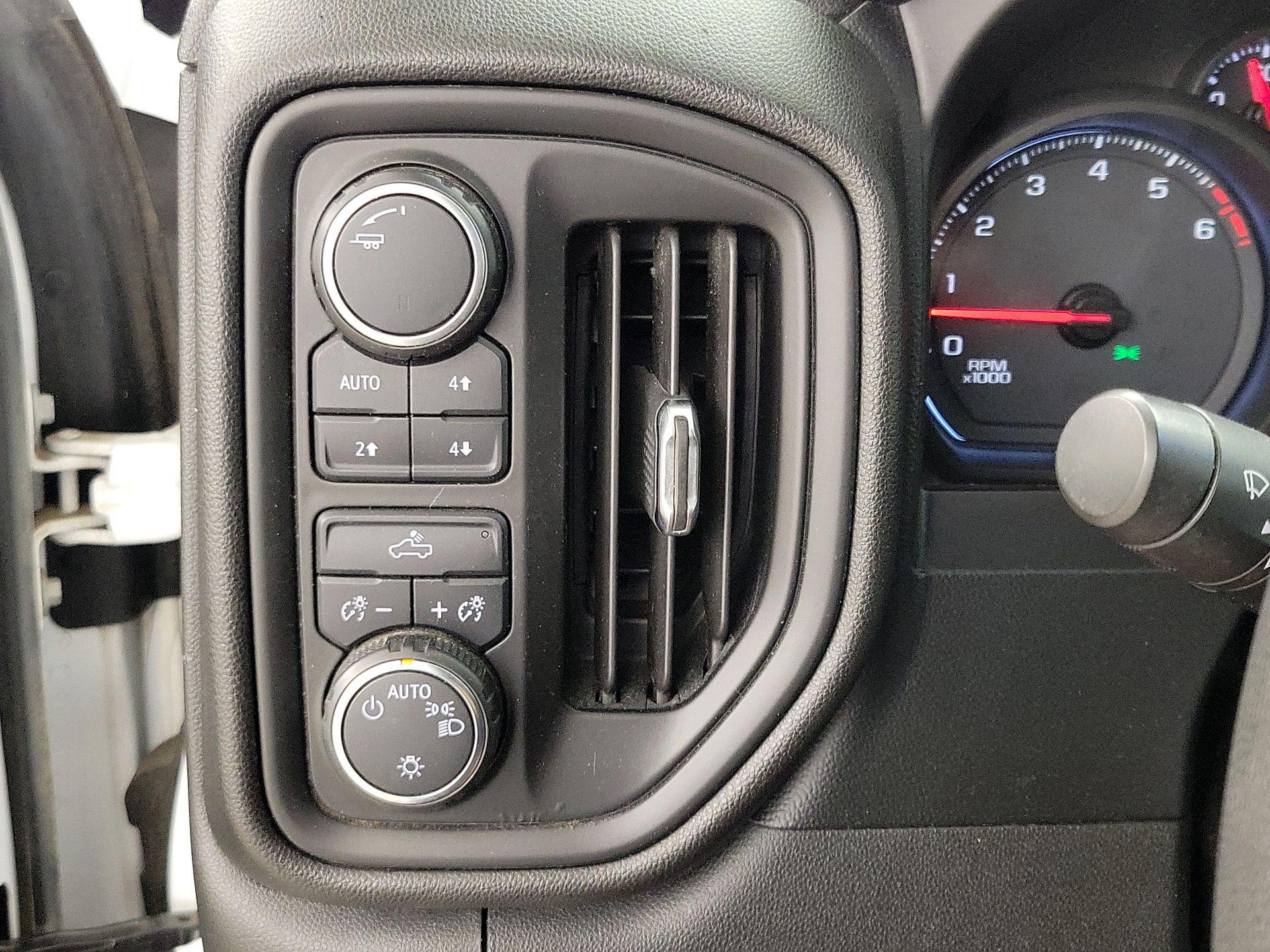 Thumbnail: 2020 Chevrolet Silverado 2500 - 13