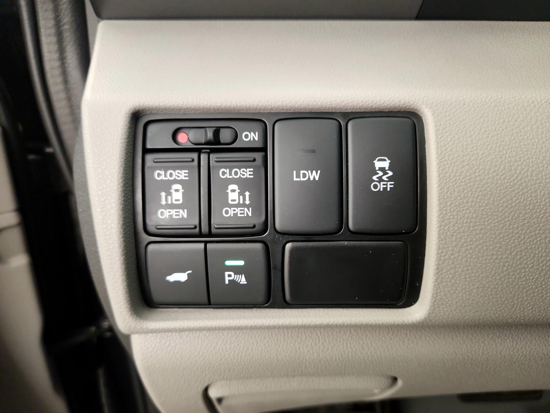 Thumbnail: 2014 Honda Odyssey - 13
