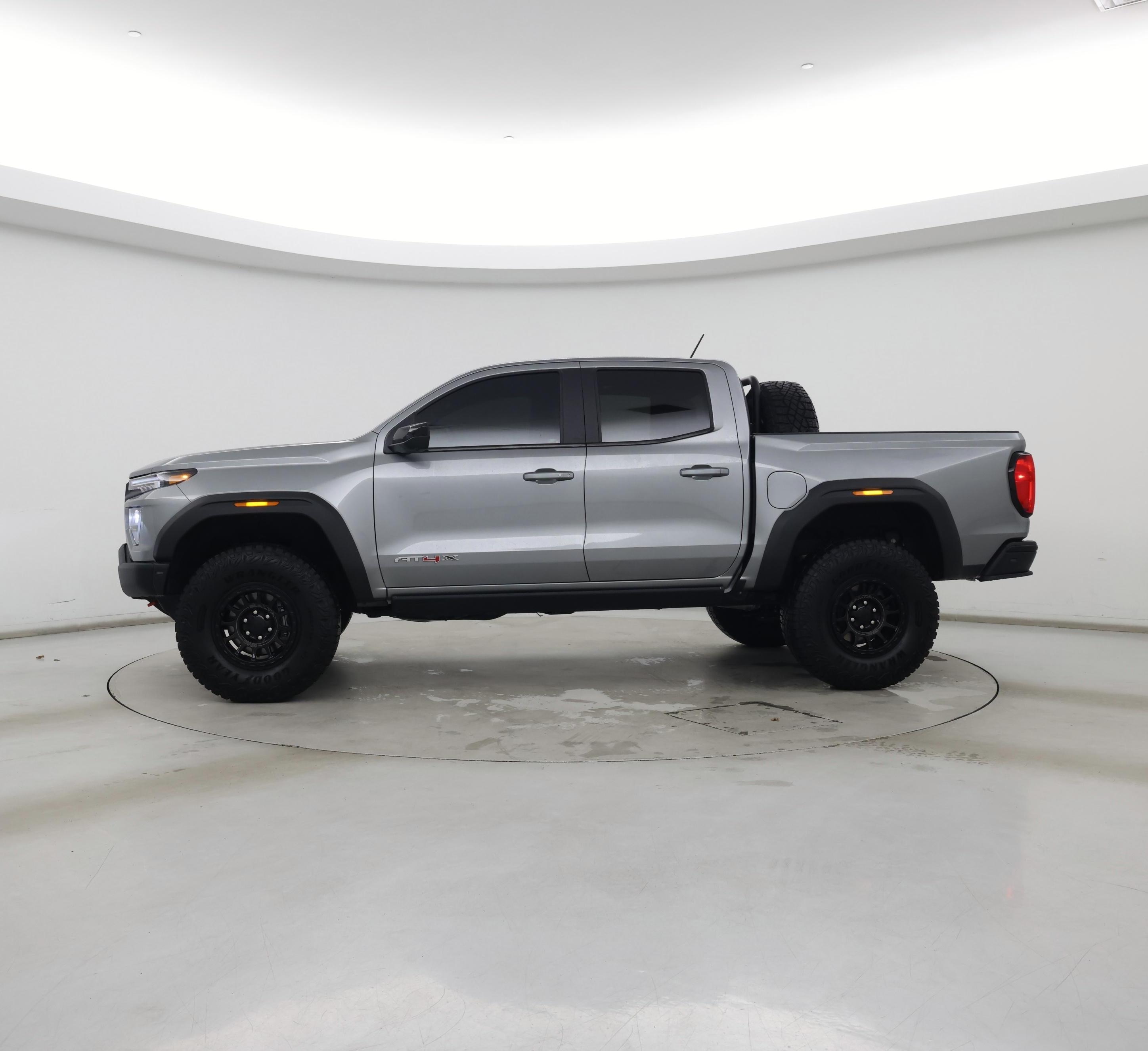 Thumbnail: 2024 GMC Canyon - 3