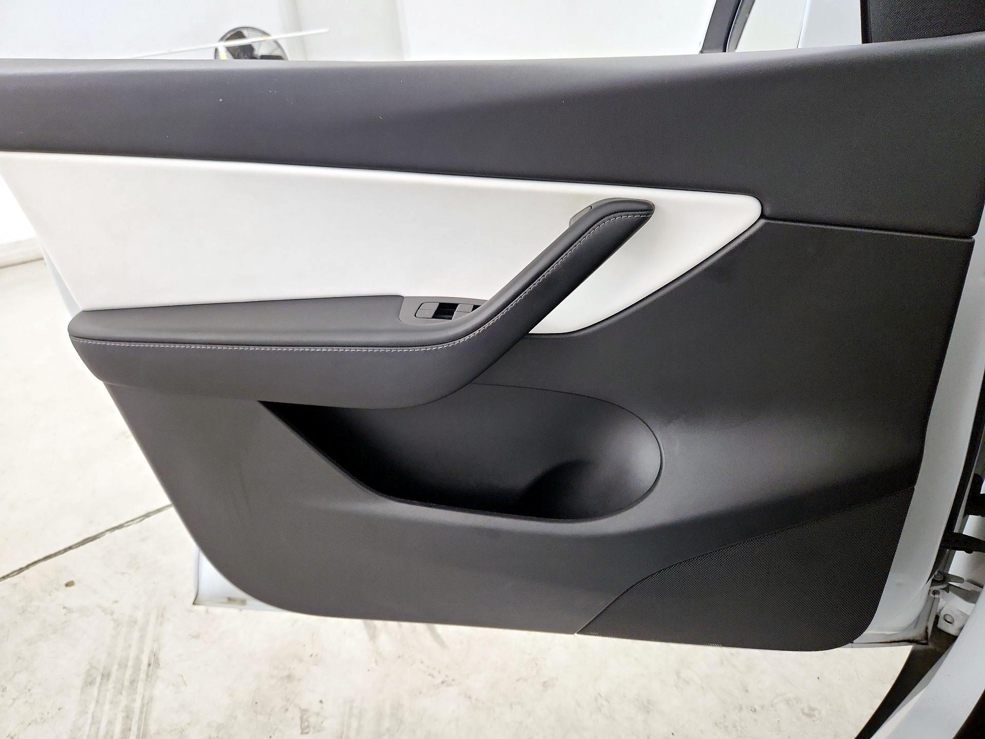 Thumbnail: 2021 Tesla Model Y - 12