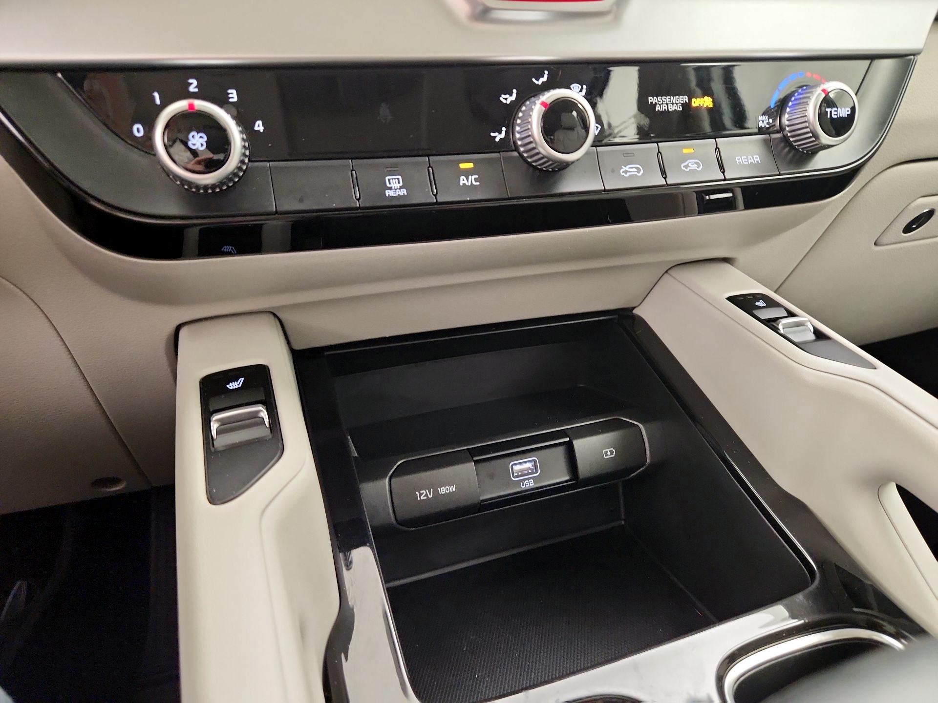Thumbnail: 2020 Kia Telluride - 16