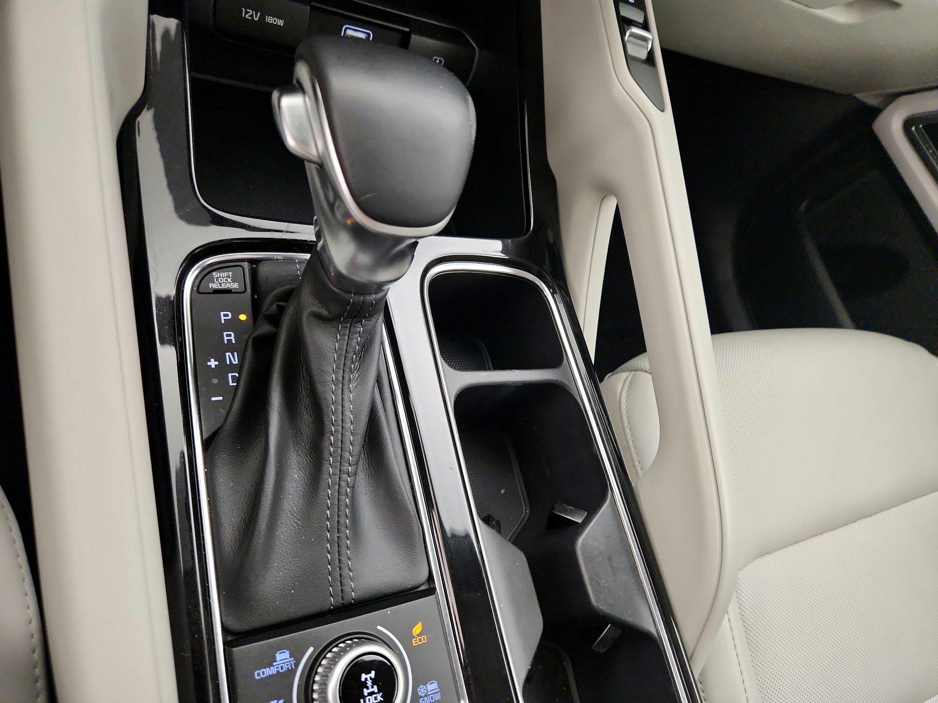 Thumbnail: 2020 Kia Telluride - 17