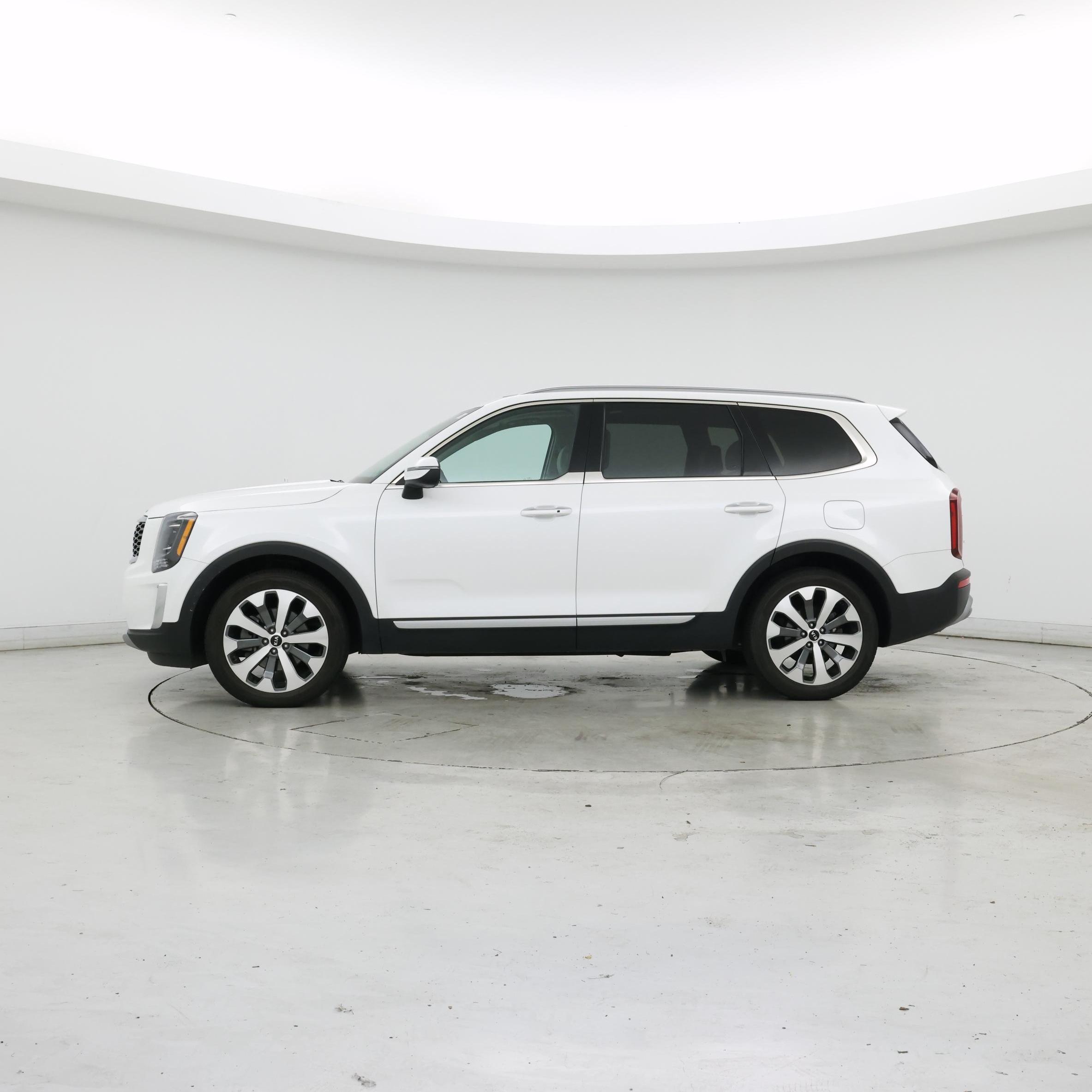 Thumbnail: 2020 Kia Telluride - 3