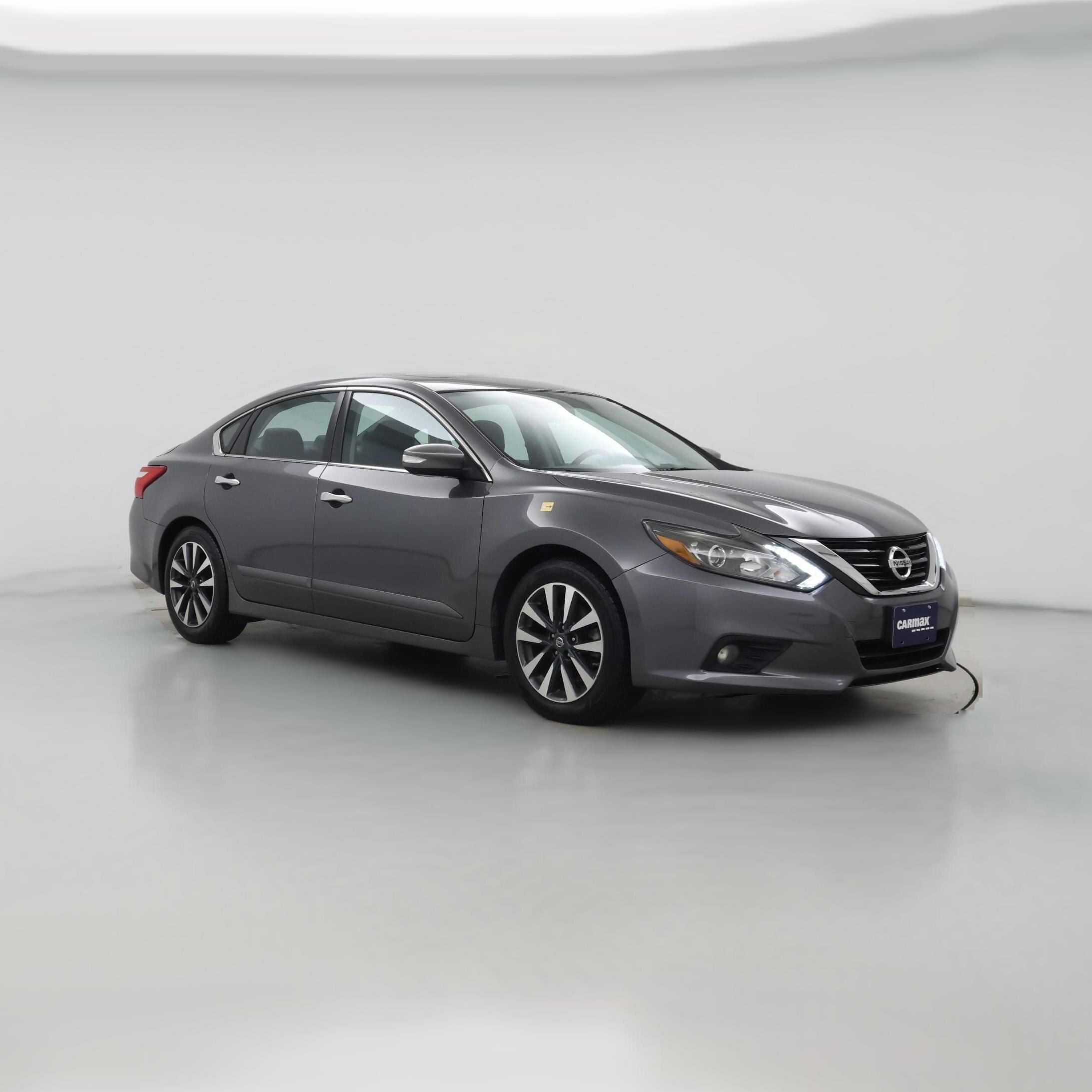 Thumbnail: 2017 Nissan Altima - 1