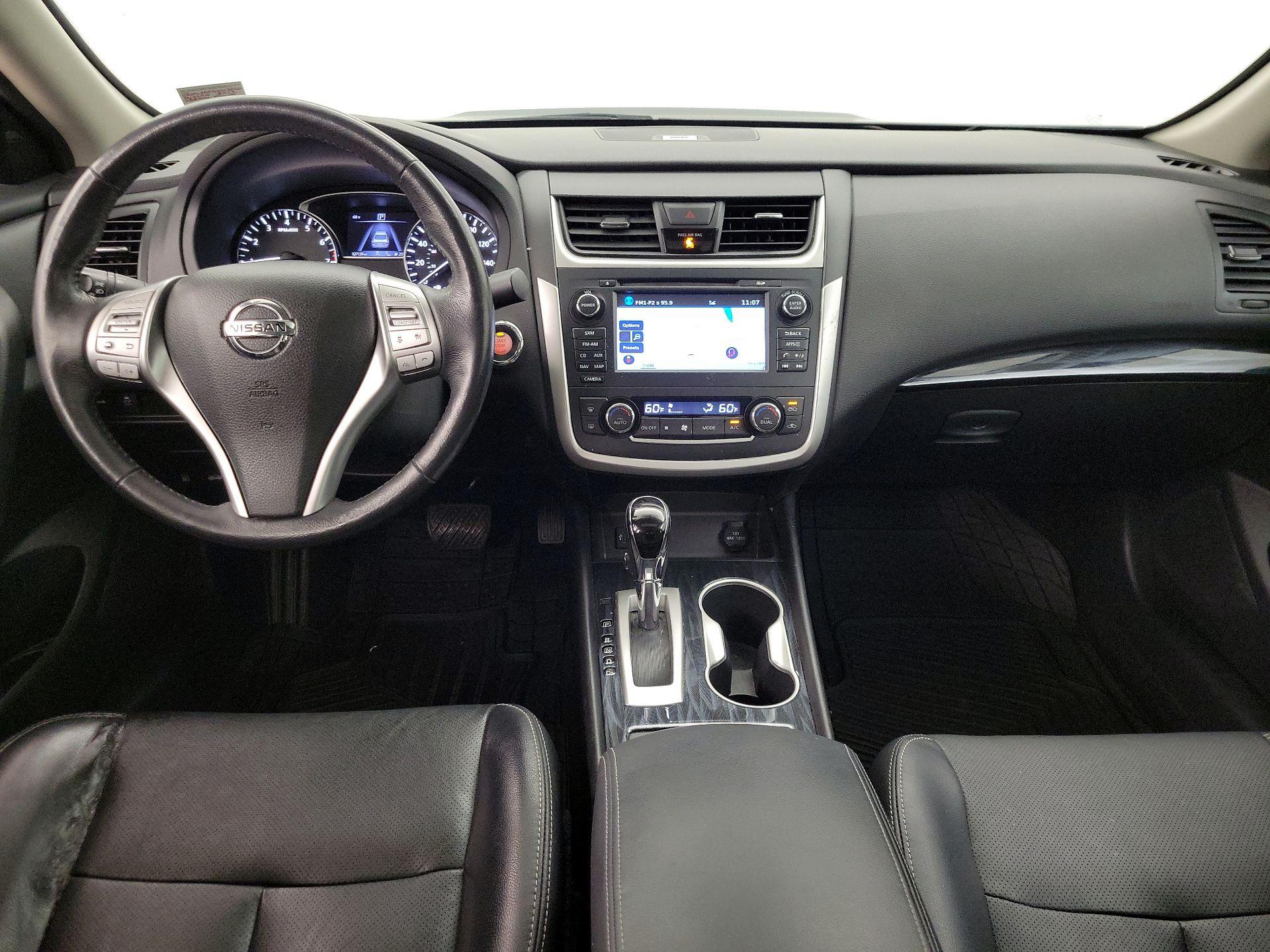 Thumbnail: 2017 Nissan Altima - 9