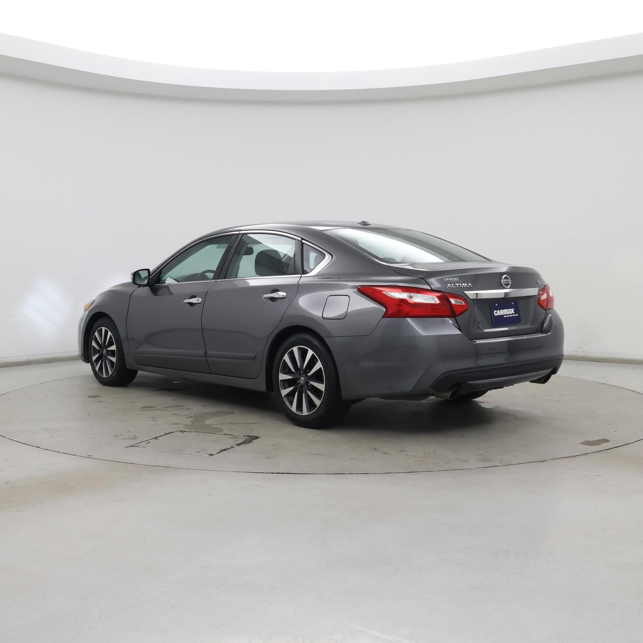 Thumbnail: 2017 Nissan Altima - 2