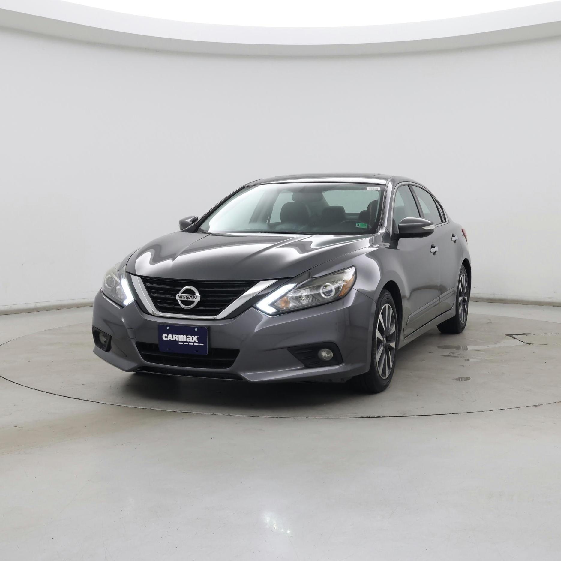 Thumbnail: 2017 Nissan Altima - 4