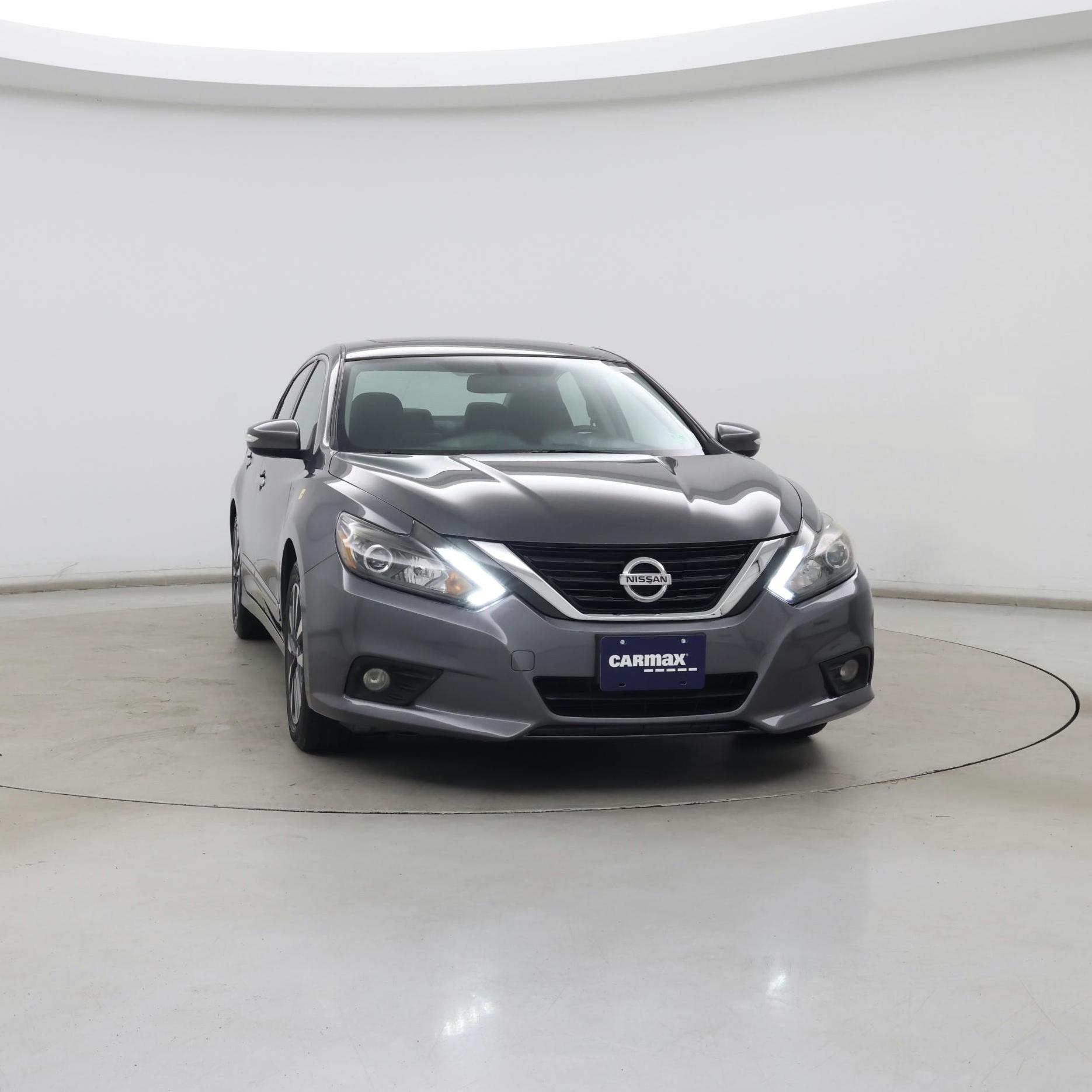 Thumbnail: 2017 Nissan Altima - 5