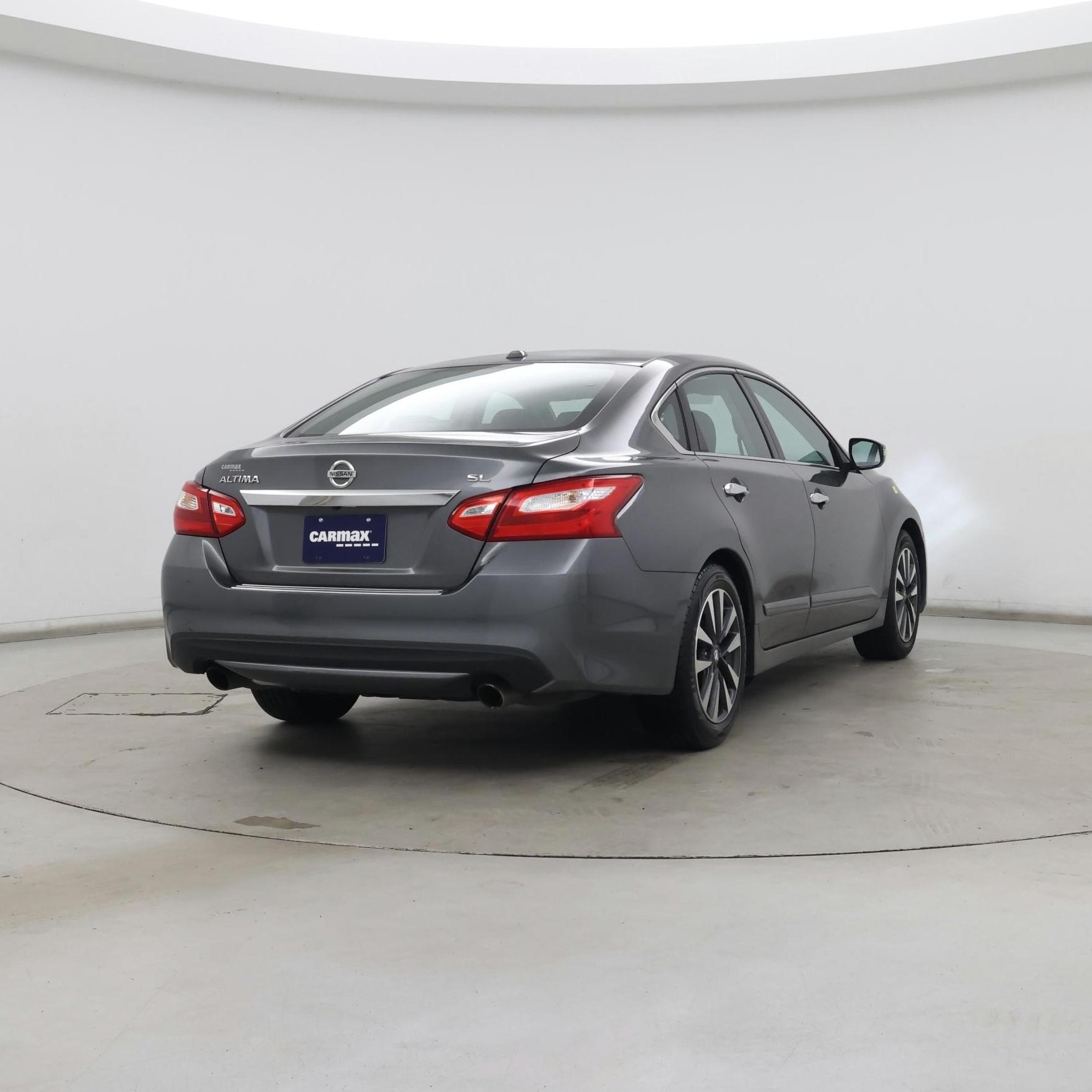 Thumbnail: 2017 Nissan Altima - 8